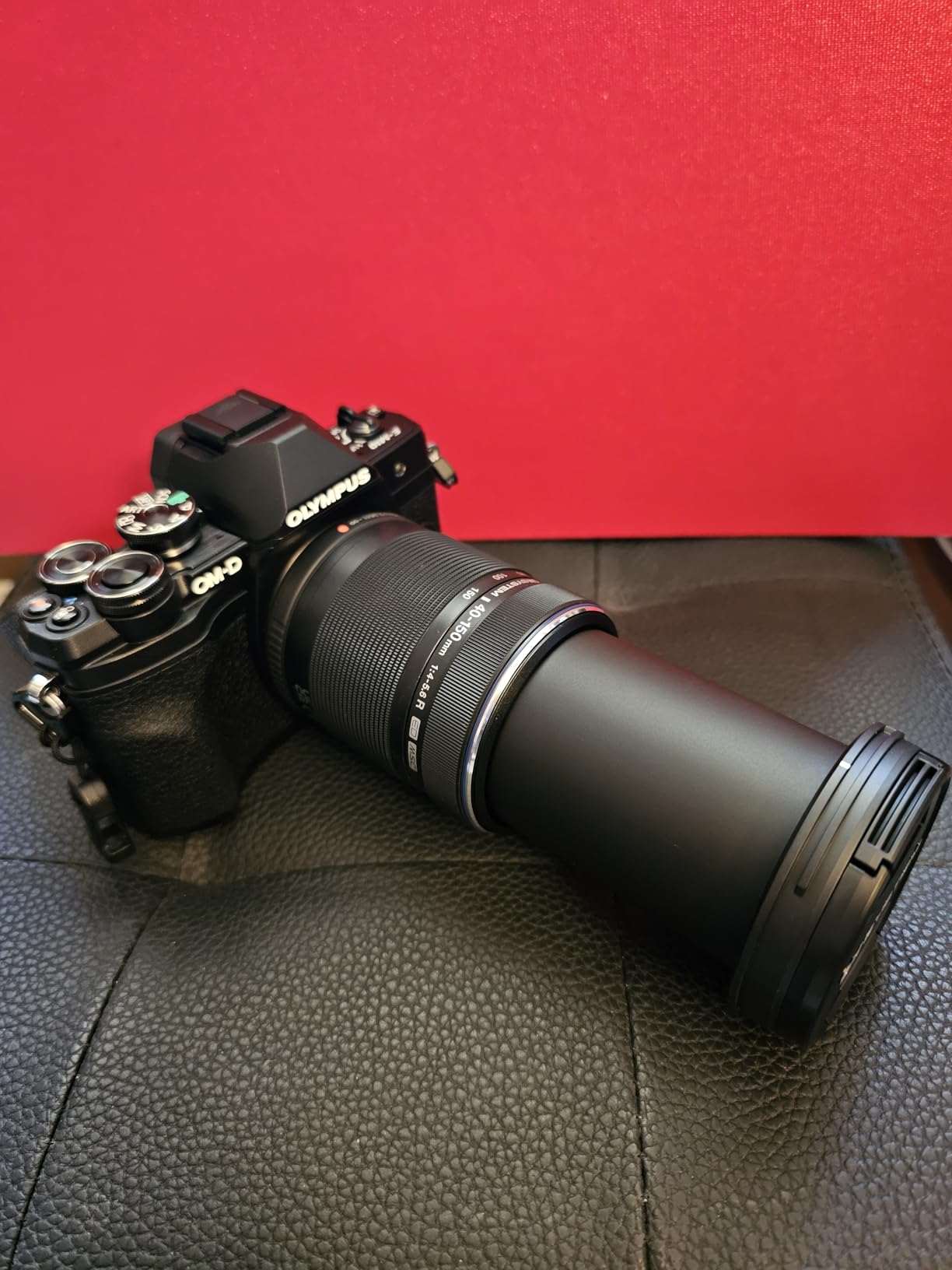 Olympus M.Zuiko Digital 40-150mm F4.0-5.6 R Silver for Micro Four Thirds System Camera, 3.75x Zoom Lens, Portable Design customer photo 1
