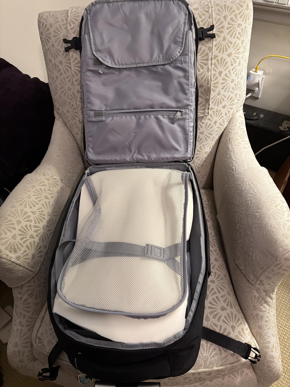 BAGSMART Rolling Camera Bag for DSLRs, Professional Large Camera Backpacks for Travelling Photographers, Photographic Rolling Case & Travel Suitcase, Grey customer photo 1