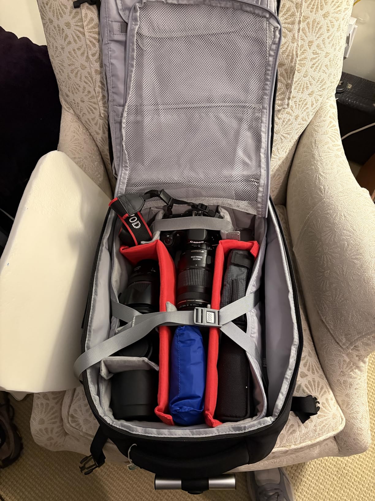 BAGSMART Rolling Camera Bag for DSLRs, Professional Large Camera Backpacks for Travelling Photographers, Photographic Rolling Case & Travel Suitcase, Grey customer photo 2