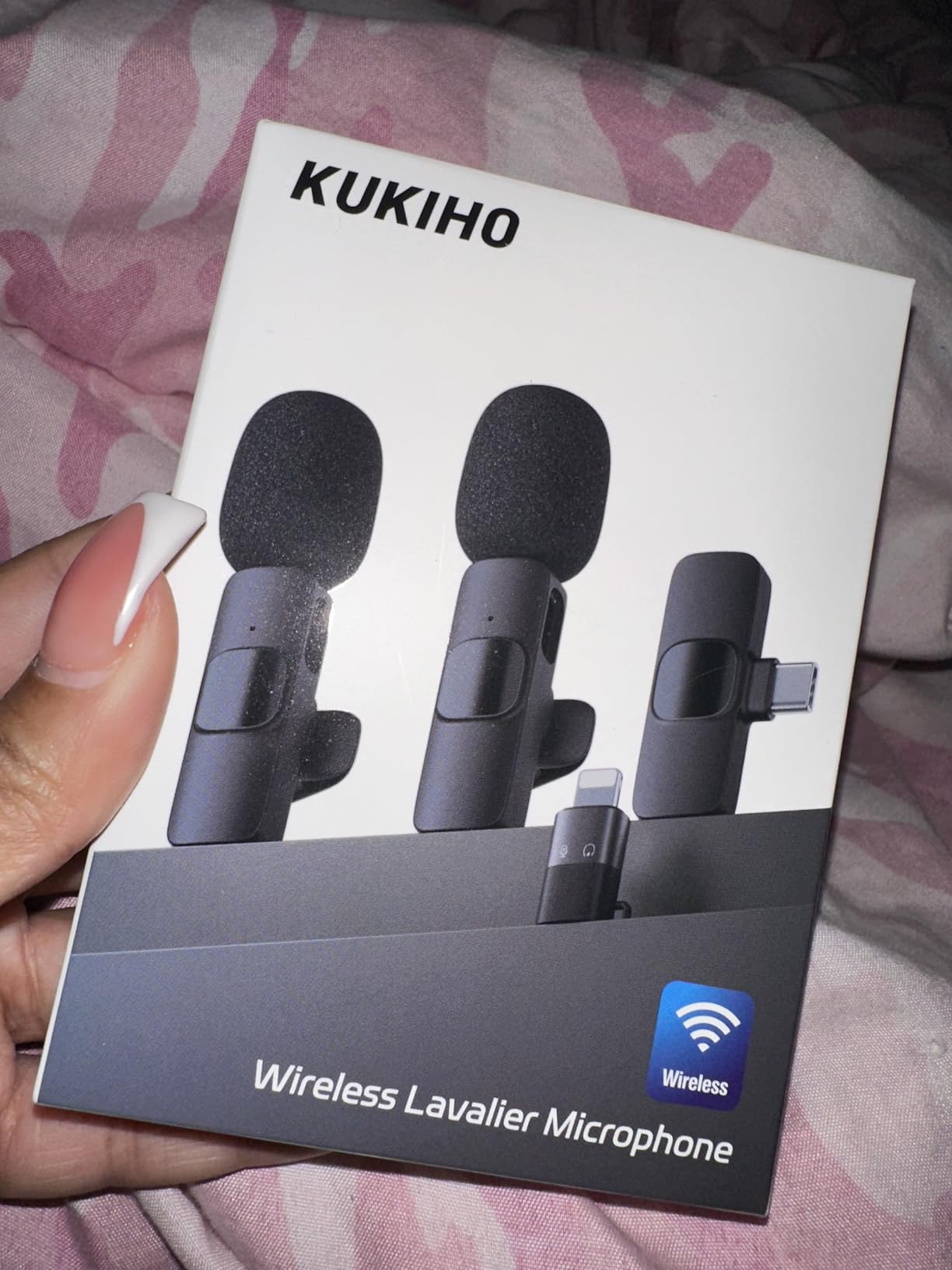 Wireless Lavalier Microphone for iPhone iPad Android With Charging Case 80h Battery Life, Noise Cancellation, 164ft Range Plug-Play Clip On Lapel Mic for Youtube, Video Recording, Vlog, Live Streaming customer photo 2