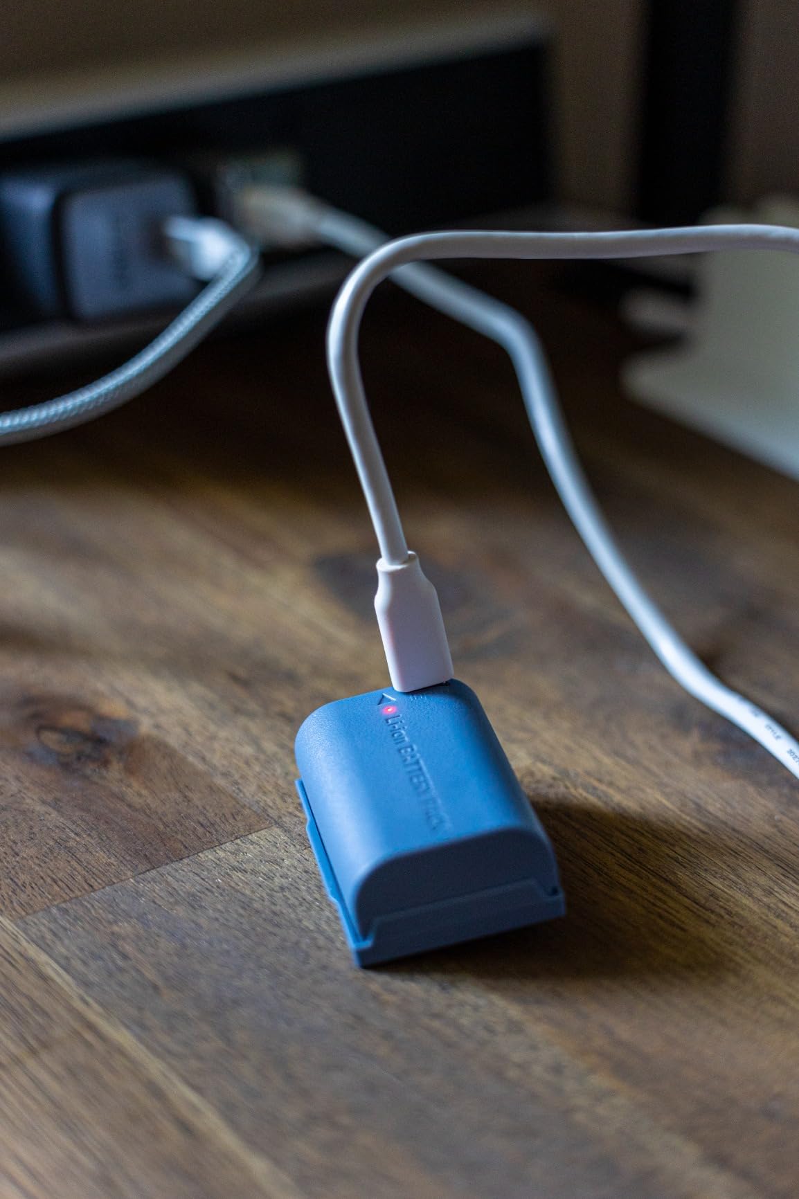 SMALLRIG 2400mAh Repalcement USB-C Battery for Canon LP-E6NH, for Canon R6 Mark II, R5, R6, R7,R, R5 C, 5D II/III/IV, 6D, 7D, 7D II, 60D, 70D, 80D, 90D, 2.5H Fast Charging customer photo 2