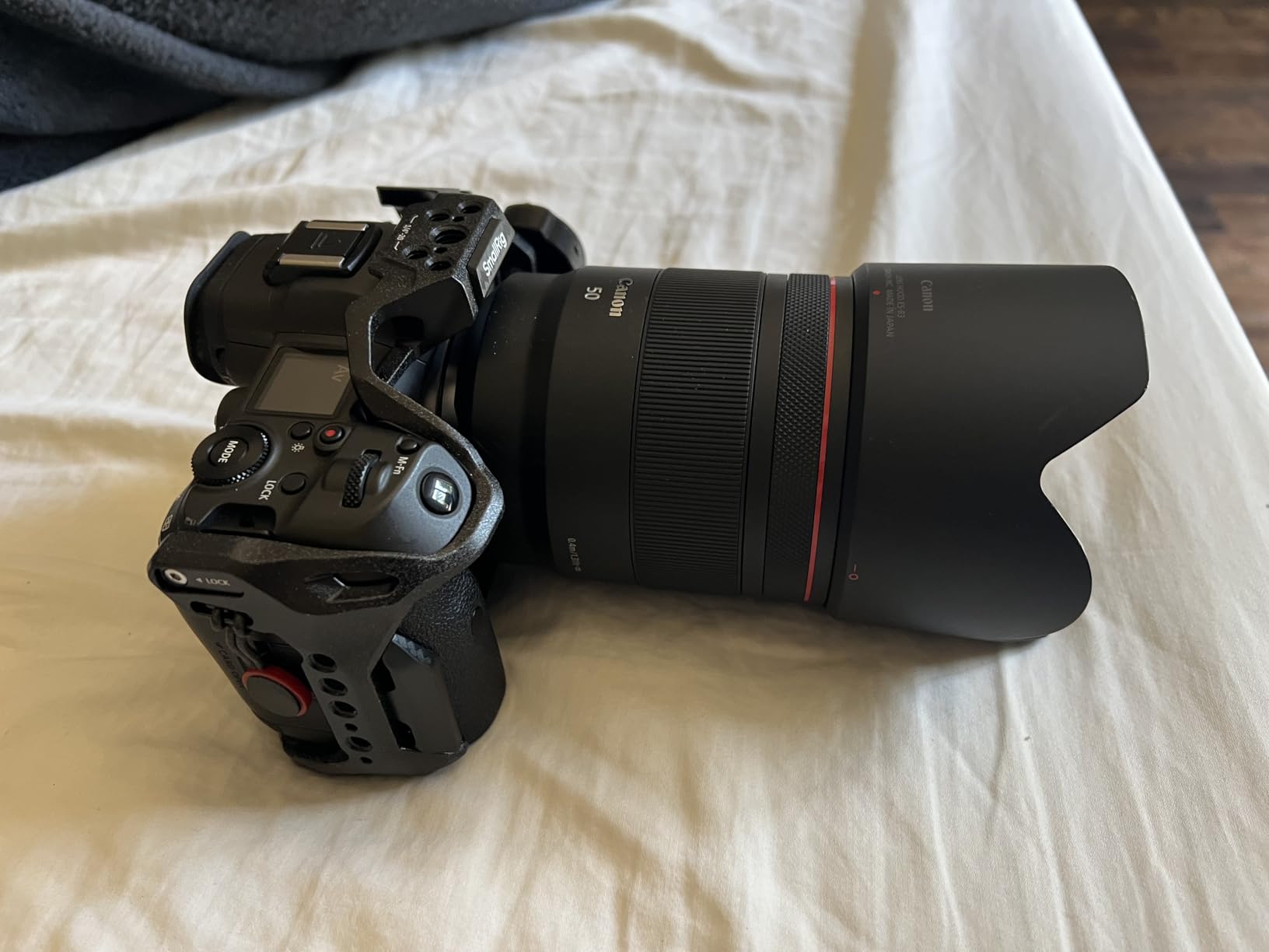 SmallRig Black Mamba Camera Cage Kit for Canon EOS R5 Mark II with Top Handle and Dedicated Cable Clamp, Aluminum Alloy Camera Rig with HawkLock Cold Shoe, 1/4''-20 & 3/8''-16 Threaded Holes - 4976 customer photo 1