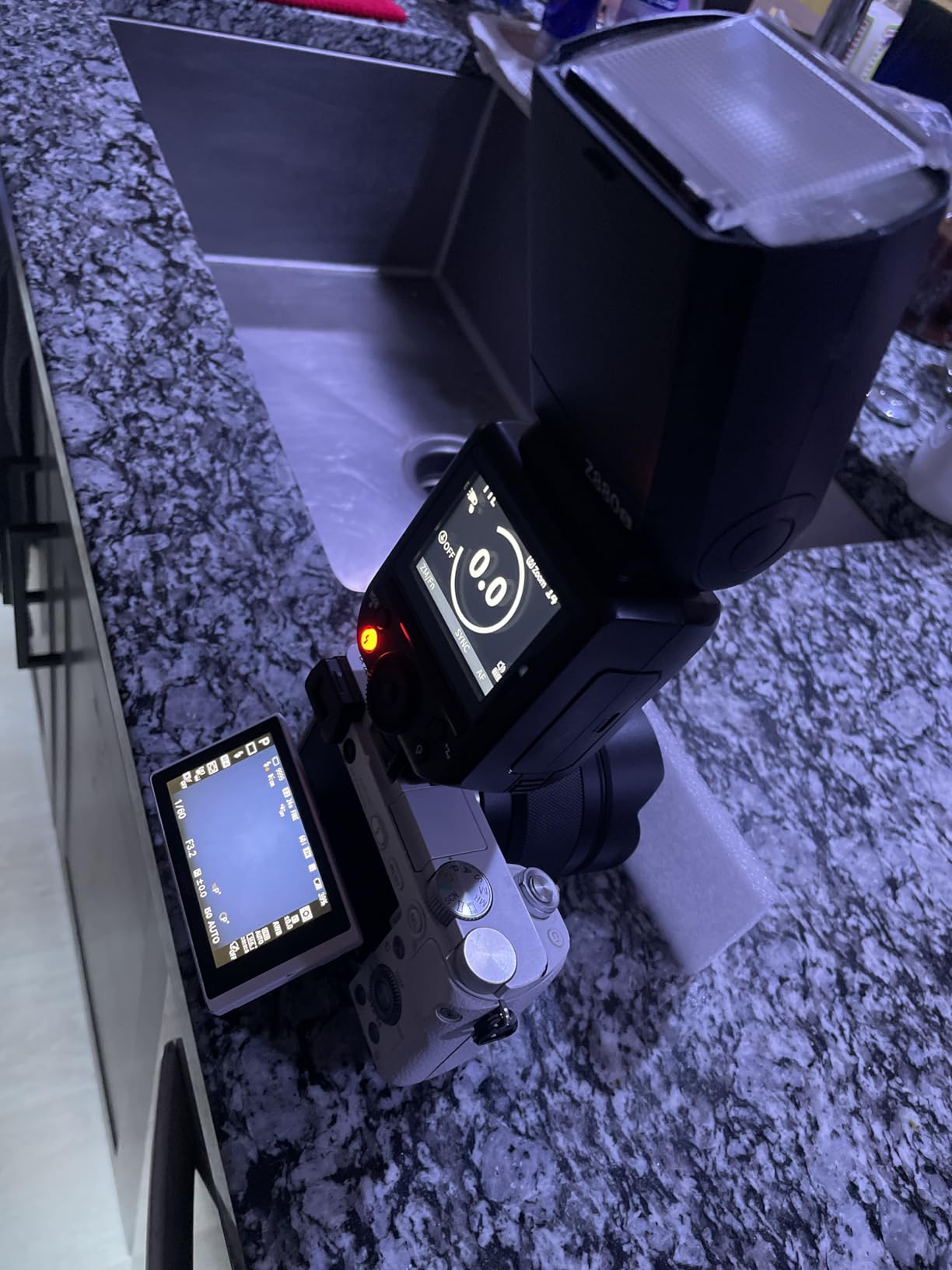 NEEWER Z880-N 2.4G 76Ws i-TTL Camera Flash Speedlite Compatible with Nikon customer photo 1