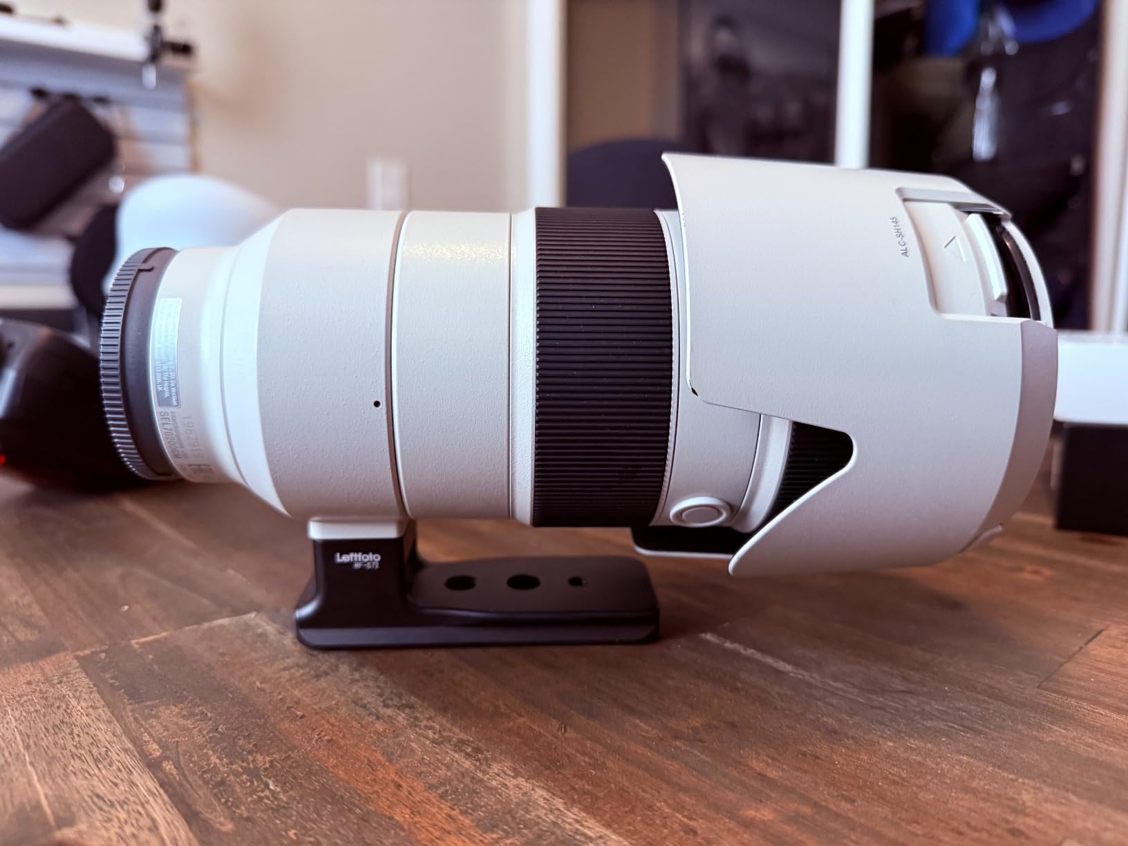Leftfoto Replacement Lens Foot for Sony FE 70-200mm F2.8 GM OSS/FE 100-400mm F4.5-5.6 GM OSS (SEL-100400GM) /FE 300mm F2.8 GM OSS (SEL300F28GM) Lens Tripod Mount Rings Stand Base with Arca Plate customer photo 2