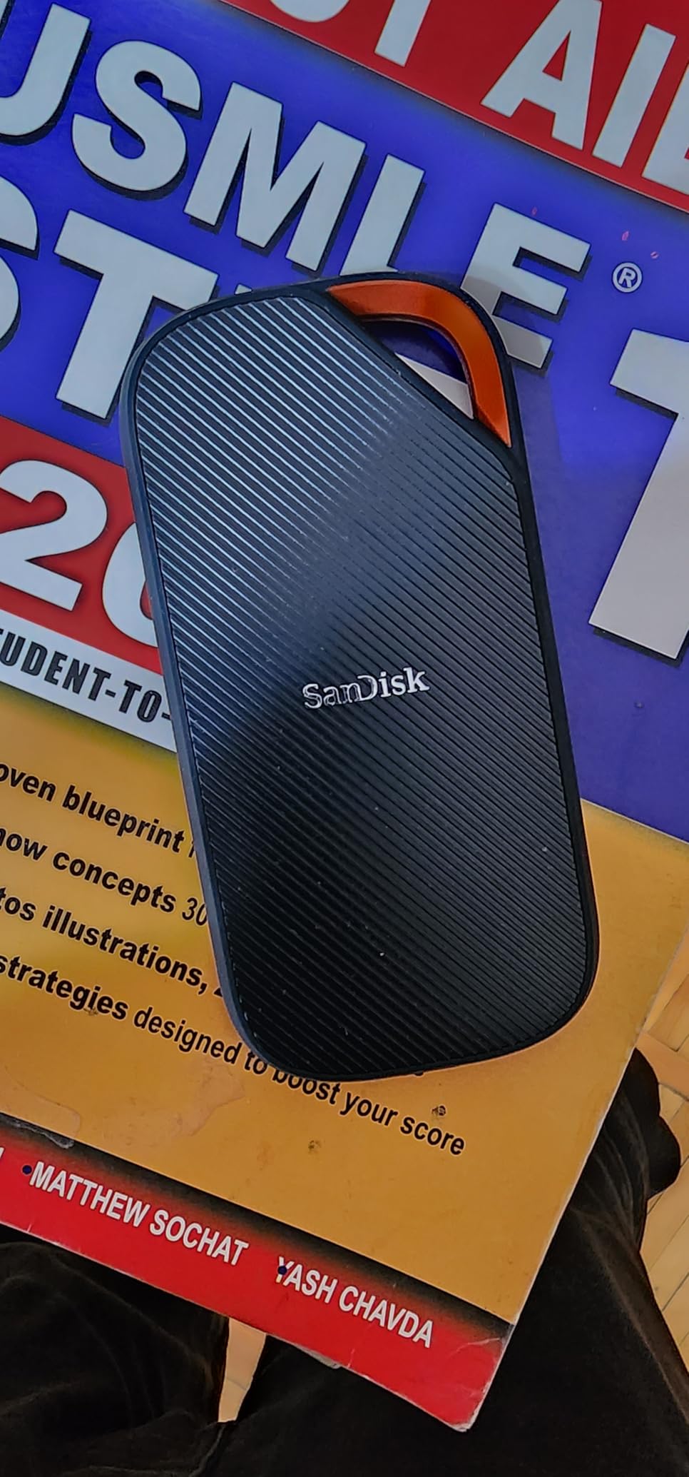 SanDisk 2TB Extreme PRO Portable SSD with USB4, Up to 3800 MB/s Read and 3700MB/s Write, USB-C, USB 3.2, Backwards Compatible, IP65 Water and Dust Resistance - SDSSDE82-2T00-G25 customer photo 2