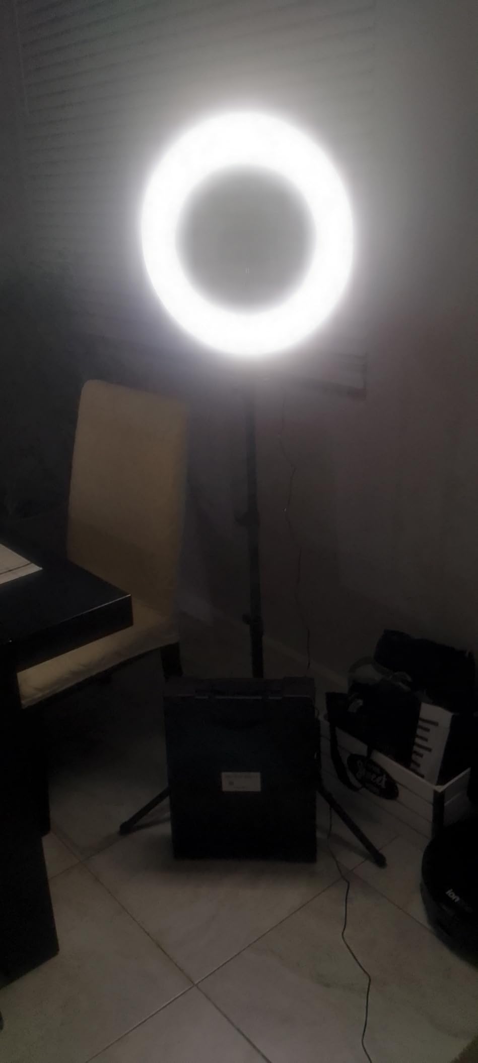 18 Inch Ring Light Kit, 55W6700k Dimmable LED Light, Tripod Stand, Remote Controller,Box,CRI95,Black customer photo 2
