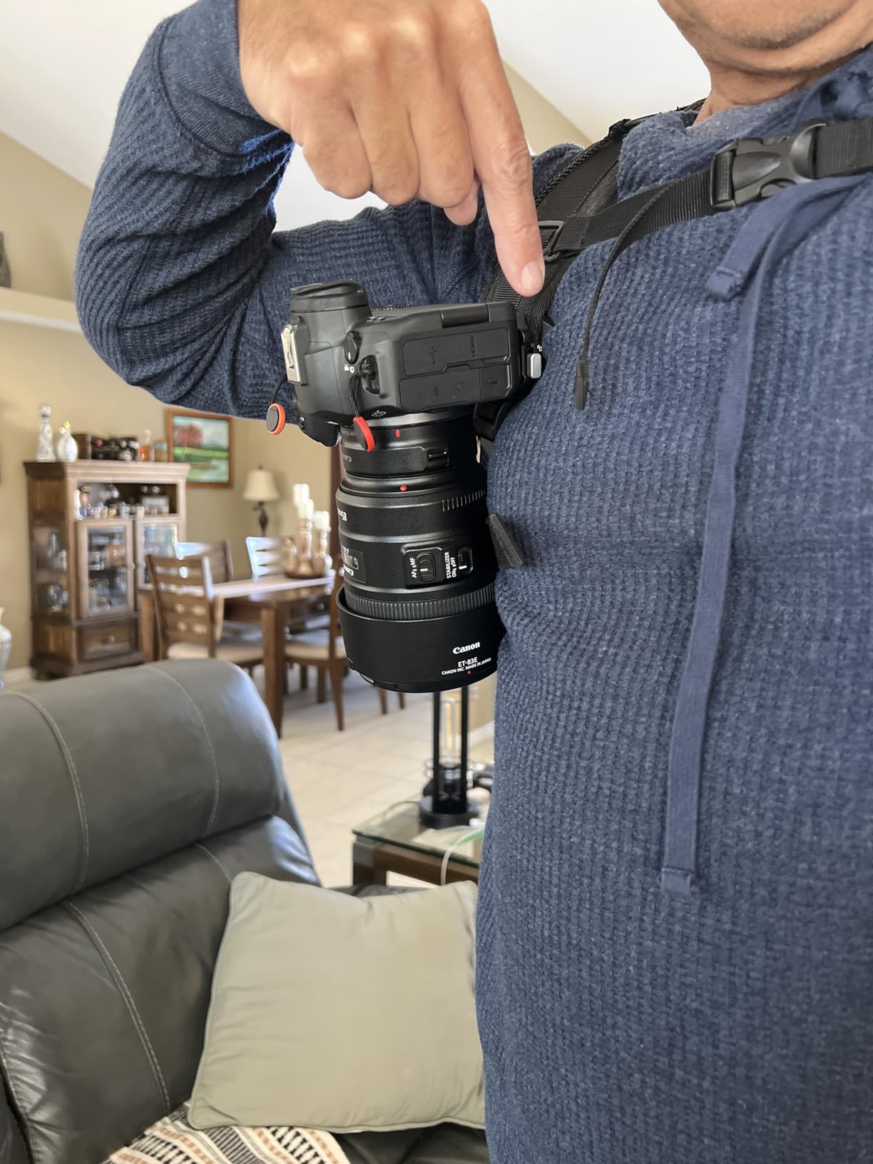 ULANZI Camera Backpack Strap Clip,w Plate Quick Release System, Compatible w Uka QR Plates, for Sony, Nikon, Fuji, DSLR Action Cam Mount, Bearable Load up to 10kg customer photo 1