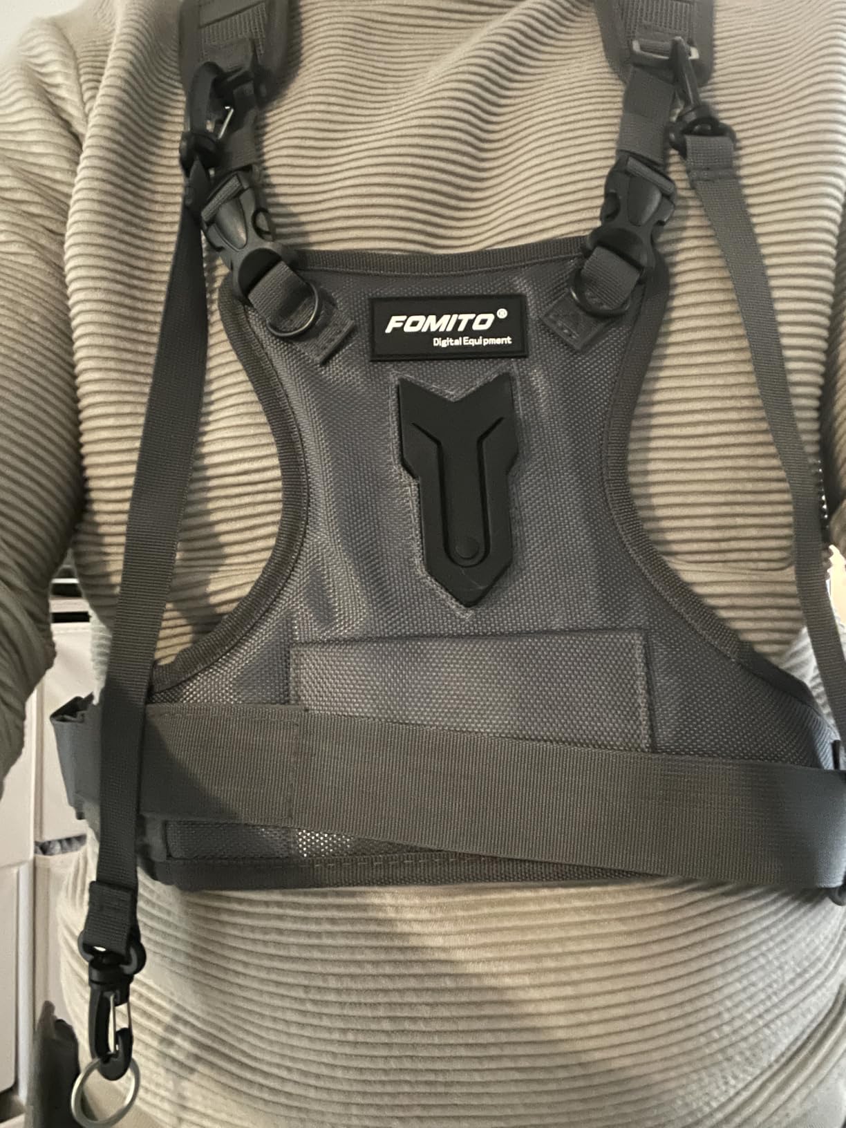 Fomito Dual Camera Harness, Multi Carrying Radio Chest Vest System with Side Holster for DSLR Cameras customer photo 2