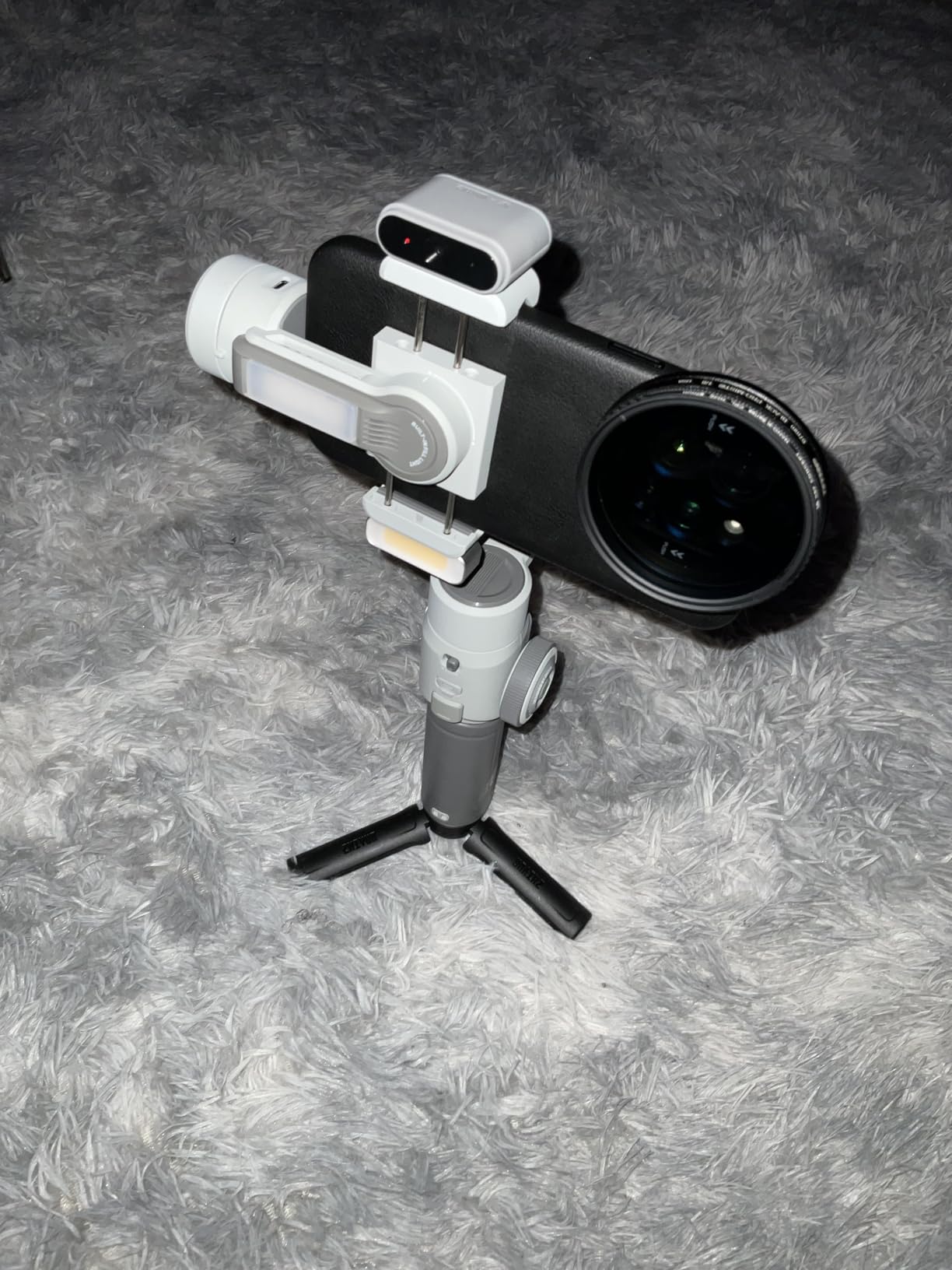 CINEPEER Smooth 5E Combo Gimbal Stabilizer for iPhone, Android, Built-in Fill Light customer photo 1