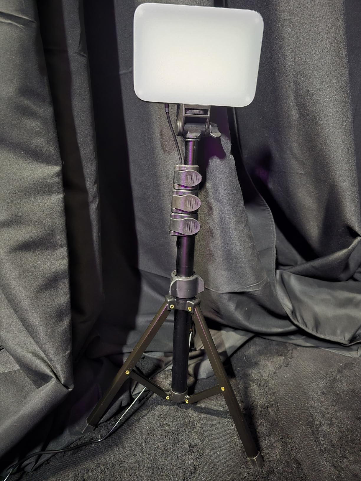 NEEWER Basics LED Video Light Panel Lighting Kit, Bi Color Dimmable Portable Studio Lights with Tripod Stand & Filters, 3200K~5600K CRI 95 750lux for Photography Video Recording Live Streaming, BP66 customer photo 1