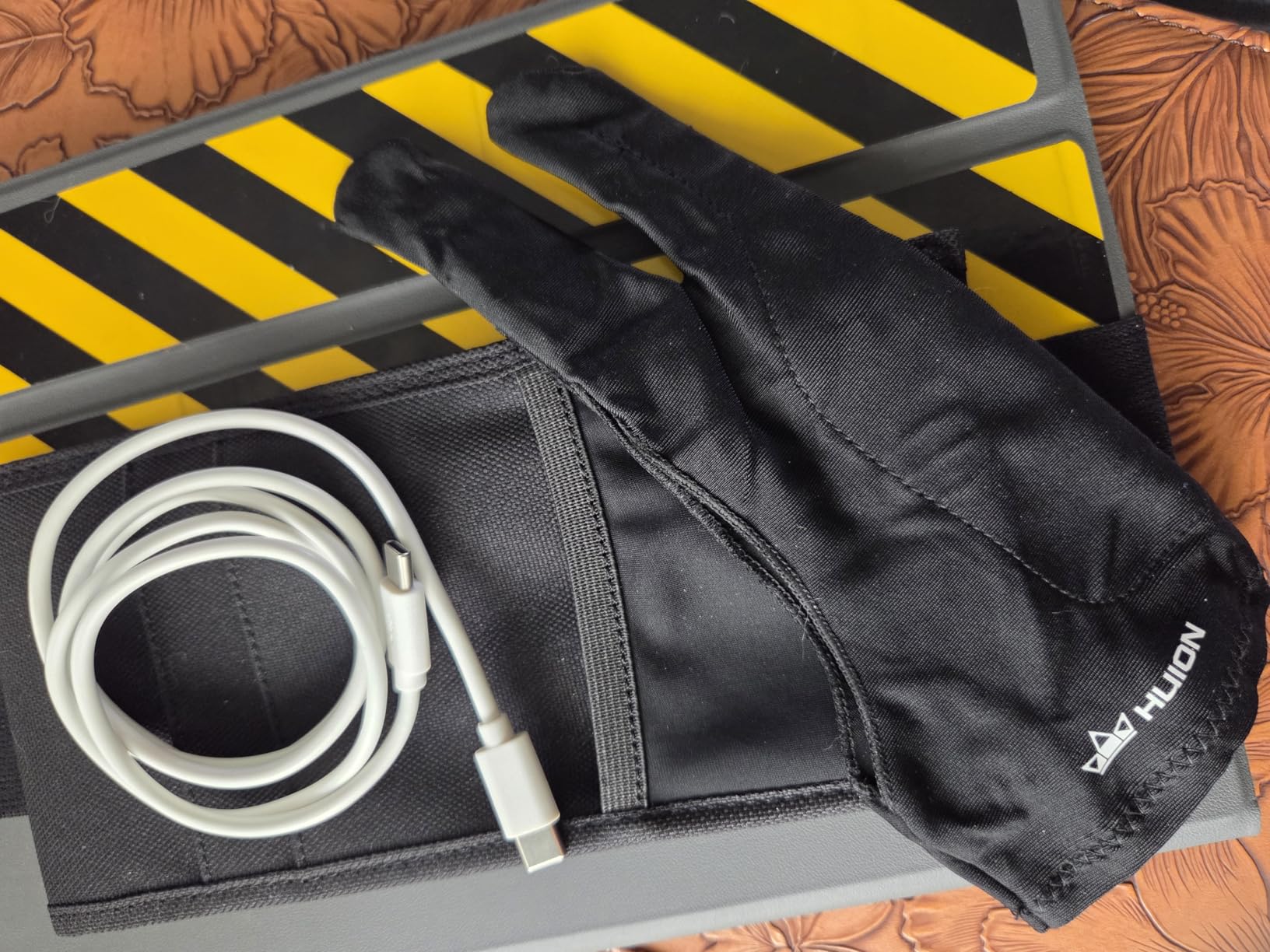 KAMVAS Slate 11 Standalone Drawing Tablet No Computer Needed with Anti-Glare Screen, 10.95 Inch Digital Art Tablet with Tilt-Alignment Stylus, 90Hz Android 14 Pad with 8GB + 128GB for Artists customer photo 2