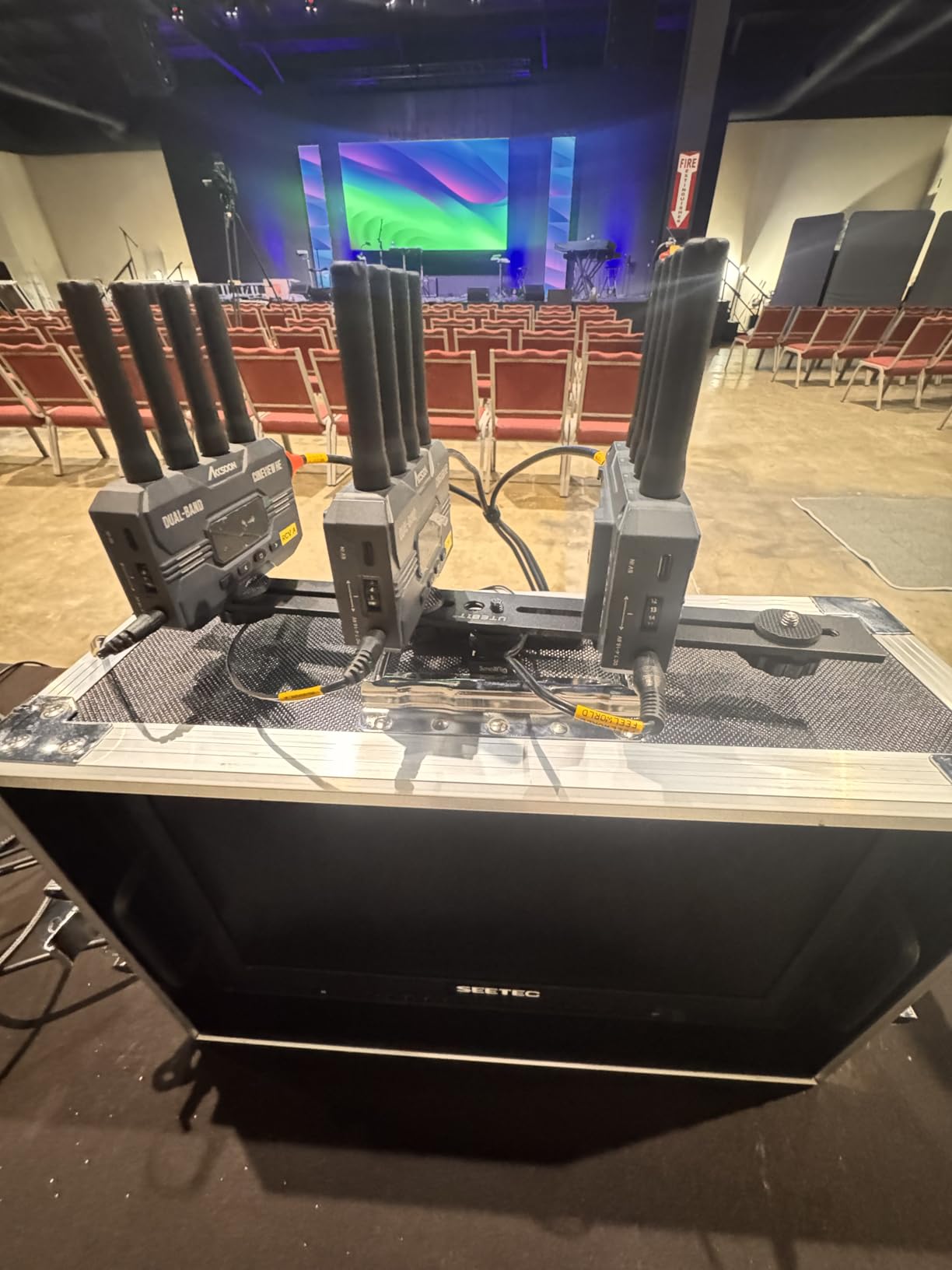 UTEBIT 13 inch Flash Bracket, Long Dual Camera Mount Flash Bracket Extension Bar customer photo 1