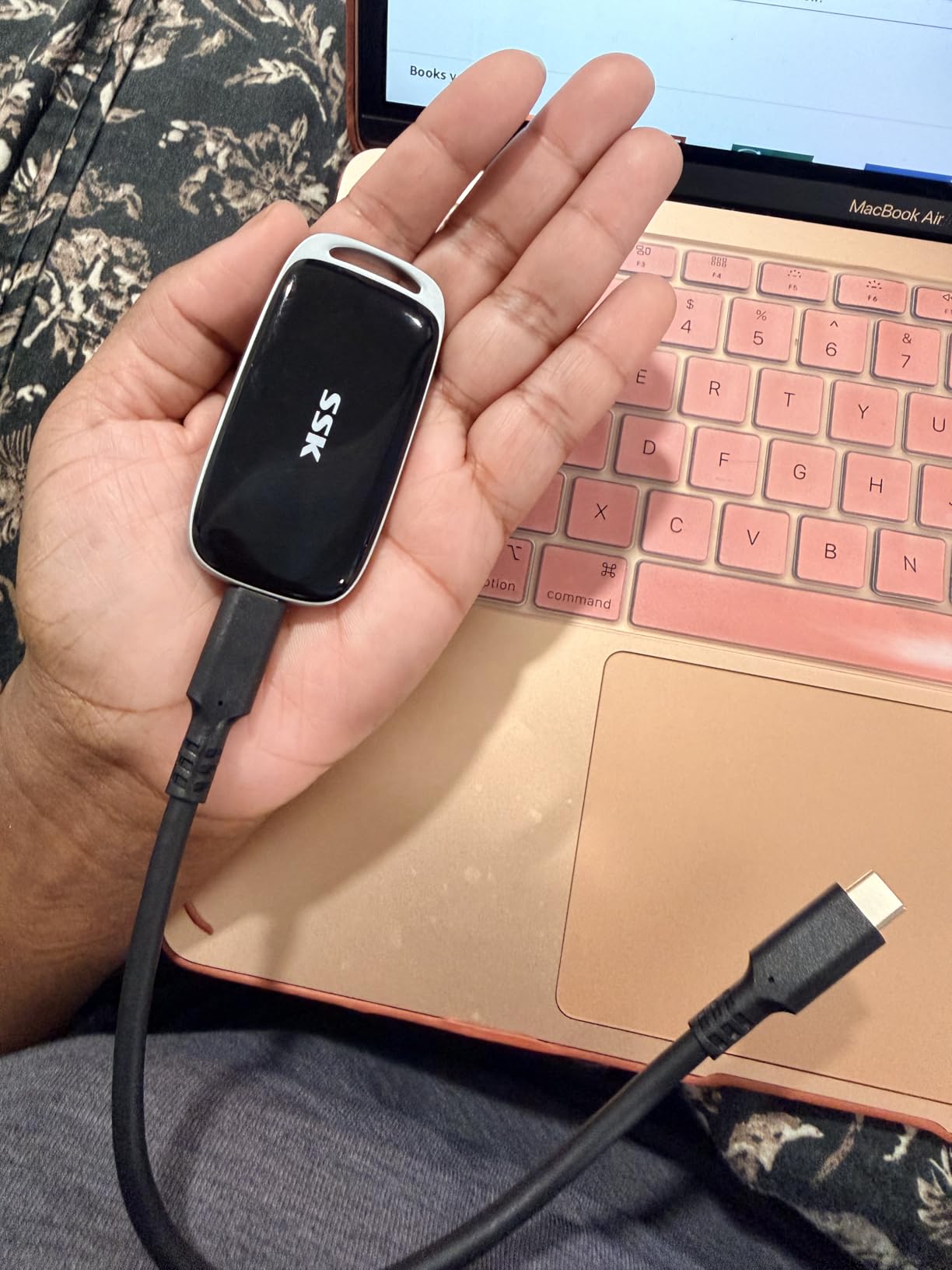 SSK 8TB SSD External Hard Drive, Portable SSD Drive up to 2000 MB/s, USB 3.2 Gen2X2 External Solid State Drives for iPhone 15/16 PRO、Mac、Phone OTG、Laptops with LED Indicator customer photo 1