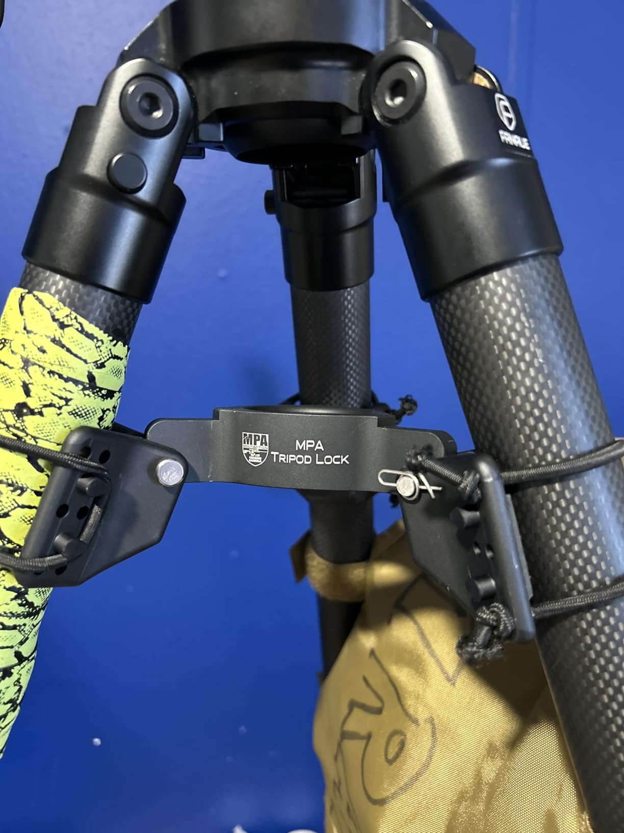 FANAUE HT-3630-65 Carbon Fiber Tripod with 65mm Ball Head - 360° Rotation, ARCA-Swiss Quick Release - 30KG Load, Lightweight & Heavy Duty, Photography, Hunting & Outdoor Activities customer photo 2