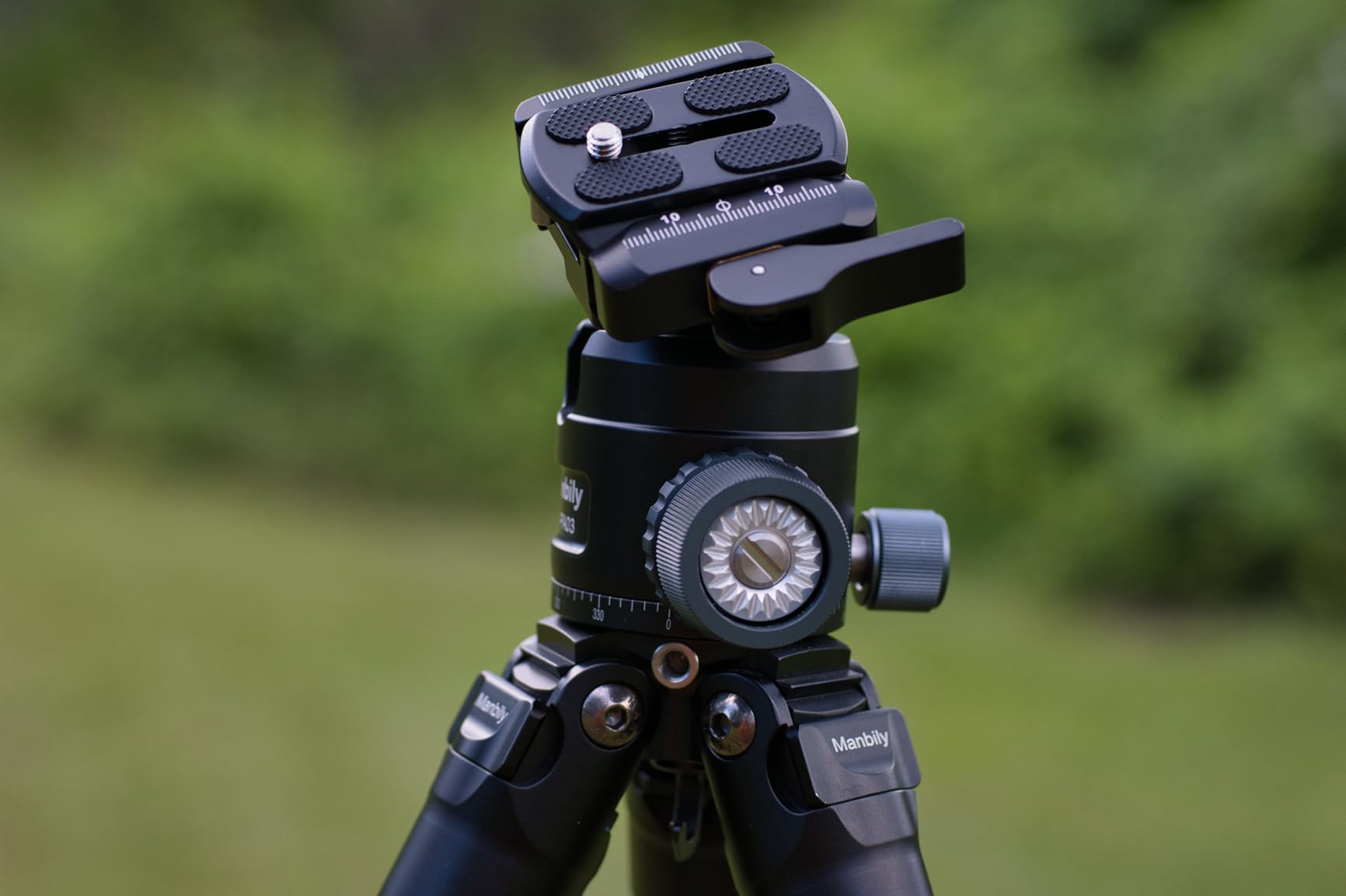 Manbily Carbon Fiber Hunting Tripod with 44mm Ball Head and Arca Swiss and Picatinny Adapters, 62.2in Heavy Duty Stable Tripod for Shooting, Hunting and Outdoors (WZ-324PA03) customer photo 1