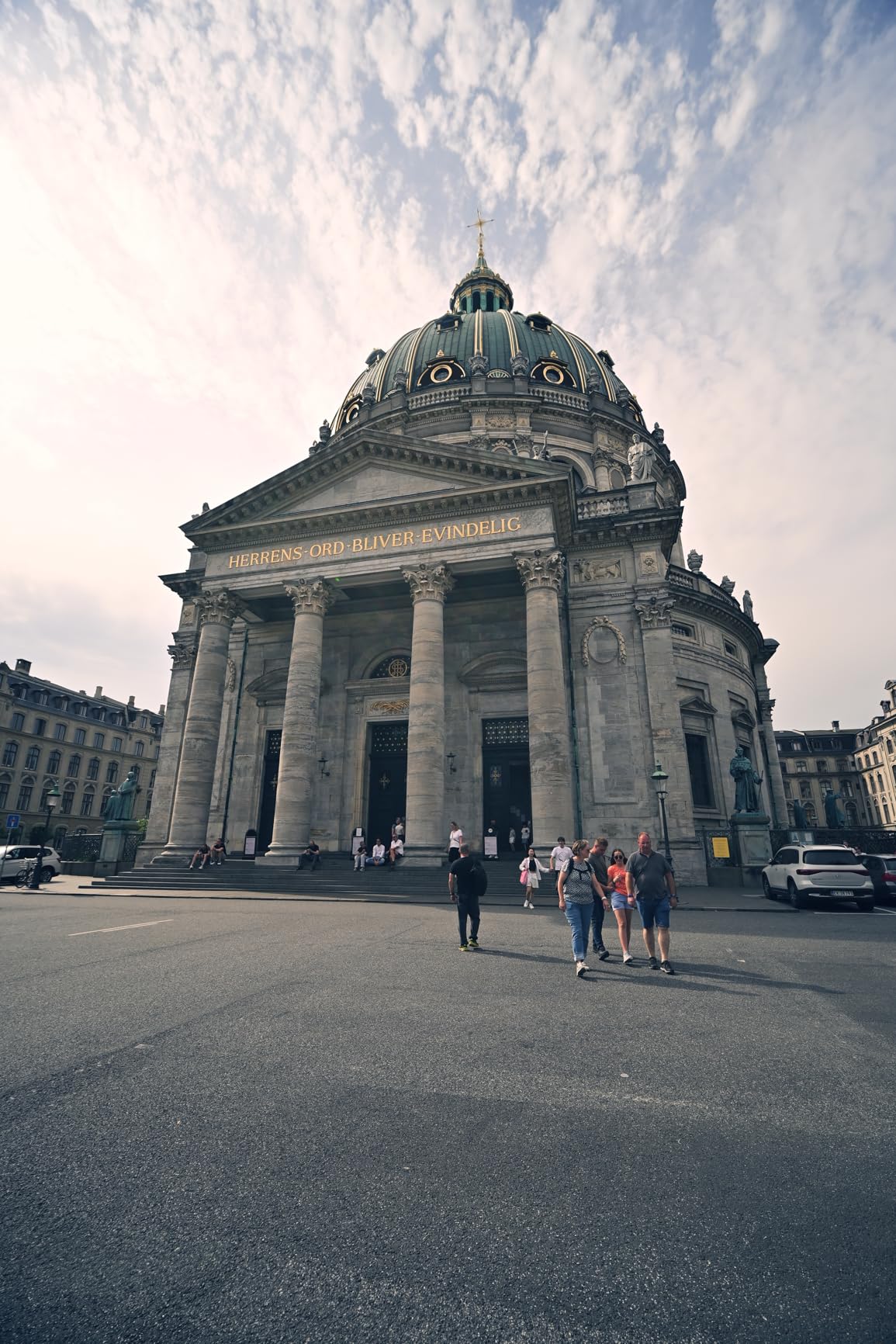 7artisans 10mm F3.5 Ultra Wide Angle APS-C Mirrorless Cameras Lens,Great for Vlogging & Selfies,Compact & Lightweight,for Video,Travel customer photo 2