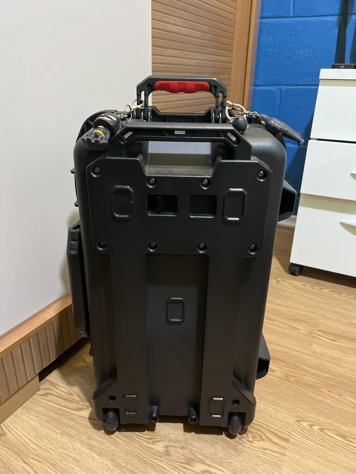 Relaxweex Waterproof Rolling Camera Hard Case 22x14x9 Inch, Impact-resistant Travel Case customer photo 1