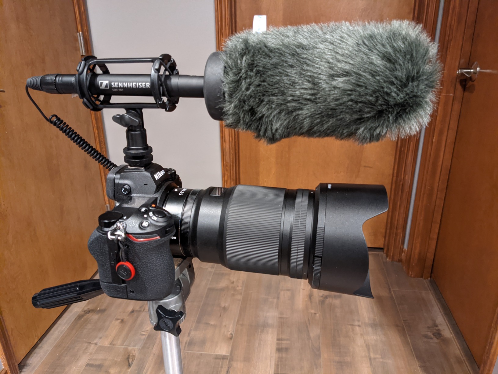 Movo SMM1 Microphone Shock Mount with Camera Cold Shoe for Shotgun Microphones 19-25mm in Diameter (Including Rode NTG-1, NTG-2, Sennheiser MKE-600) customer photo 2