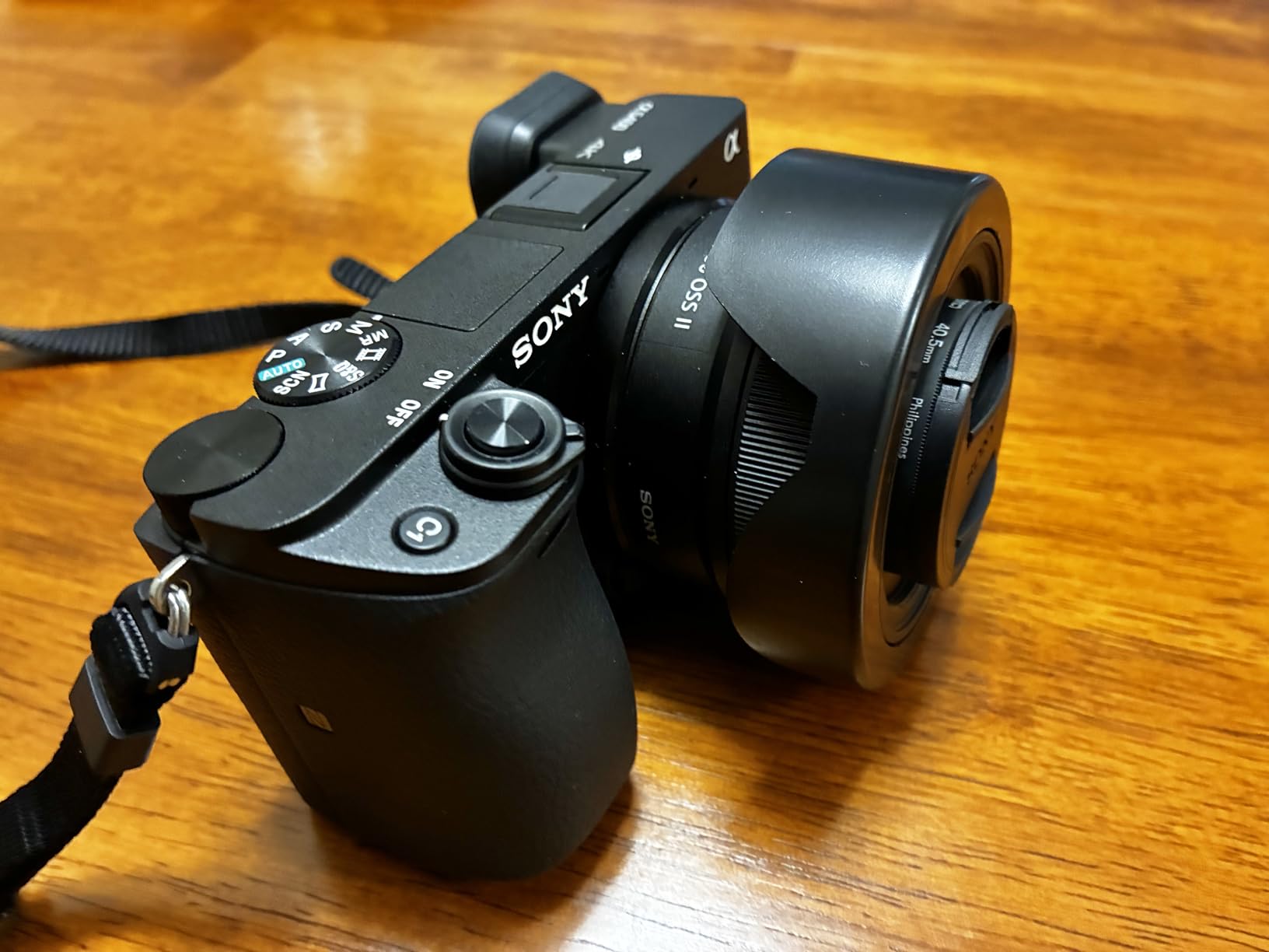 Fotodiox 40.5mm Reversible Lens Hood Kit Compatible with Sony E PZ 16-50mm F3.5-5.6 OSS II Lens - Screw-in Tulip Hood with Cap customer photo 2