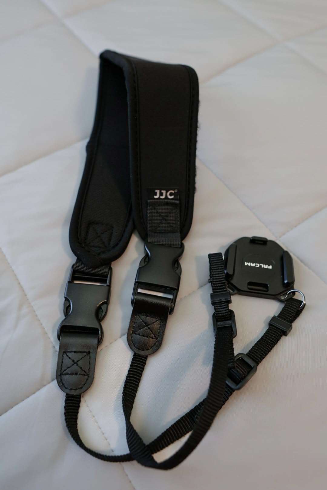 DSLR Camera Neck Strap, Soft Neoprene Shoulder Belt for Canon EOS R5 R6 5D Mark IV 6D Mark II SL3 SL2 T8i T7 T7i 90D 80D Nikon D6 D5 DF D850 D810 D780 D7500 D5600 D3500 Sony A1 A99II customer photo 1