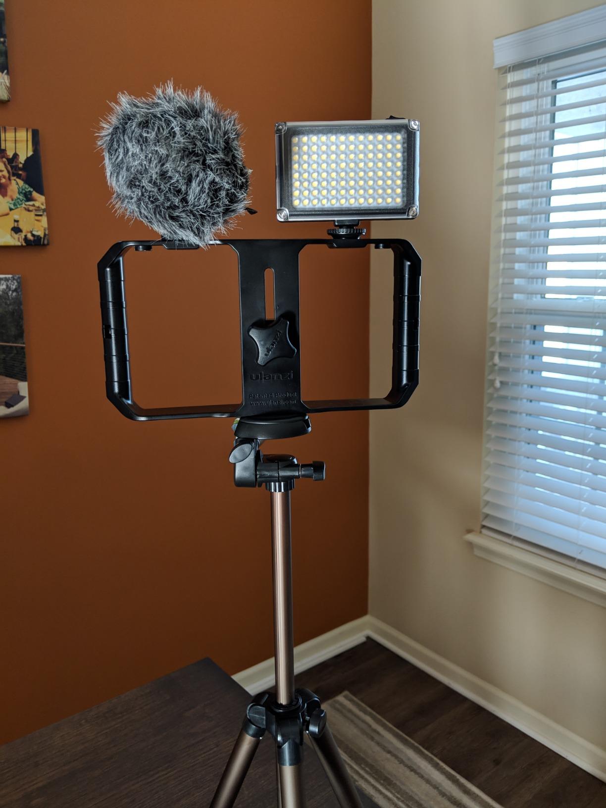 Ulanzi U Rig Pro Video Rig for iPhone, Phone Stabilizer Rig w Triple Cold Shoe Mount,Phone Tripod Mount for iPhone 16 15 14 13 12 11 Pro Max XS Max X 8 plus OnePlus 7 Pro Samsung Google Pixel Vlogging customer photo 1
