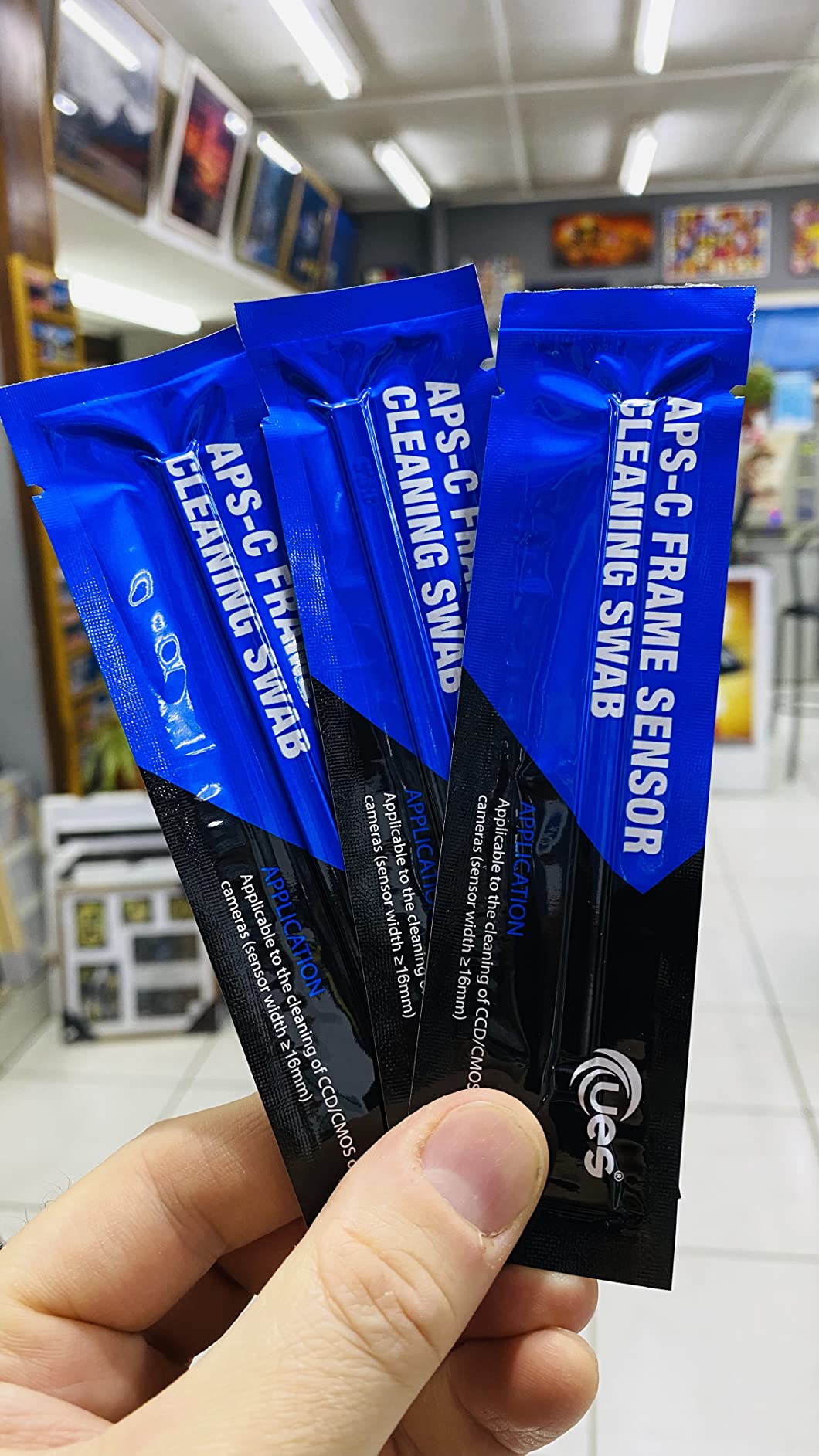 UES DSLR or SLR Digital Camera APS-C Sensor Cleaning Swabs (40 Individually Vacuum Packed Swabs in a Bubble Mailer) customer photo 1