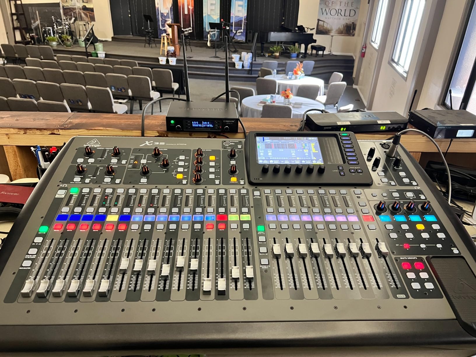 Phenyx Pro Dual UHF Wireless Microphone System, Auto-Scan Cordless Mic Set w/ 2x100 Frequencies, 2 Bodypacks & Headsets/Lapel Microphones for Speaking, Singing, Church, DJ (PTU-71-2B) customer photo 1