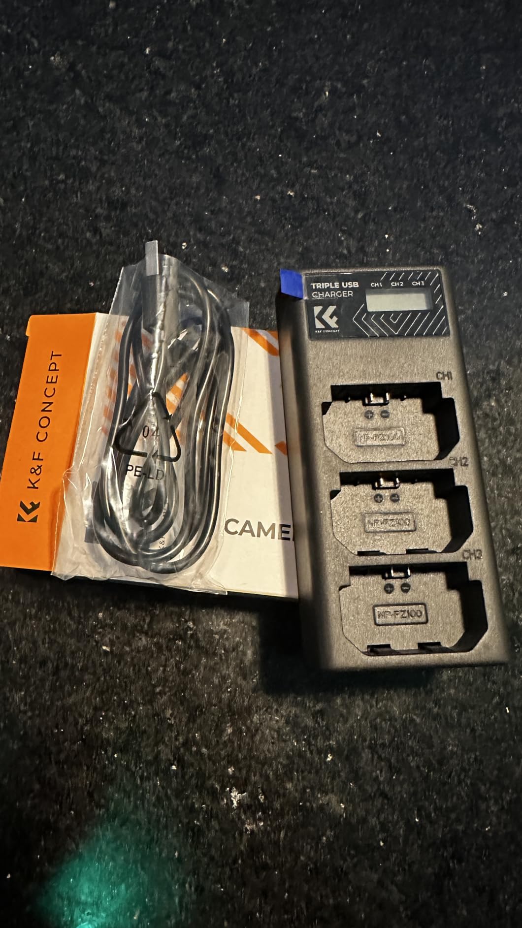 K&F CONCEPT NP-FZ100 Charger, 3-Slot A7iii Battery Charger with LCD Display customer photo 2
