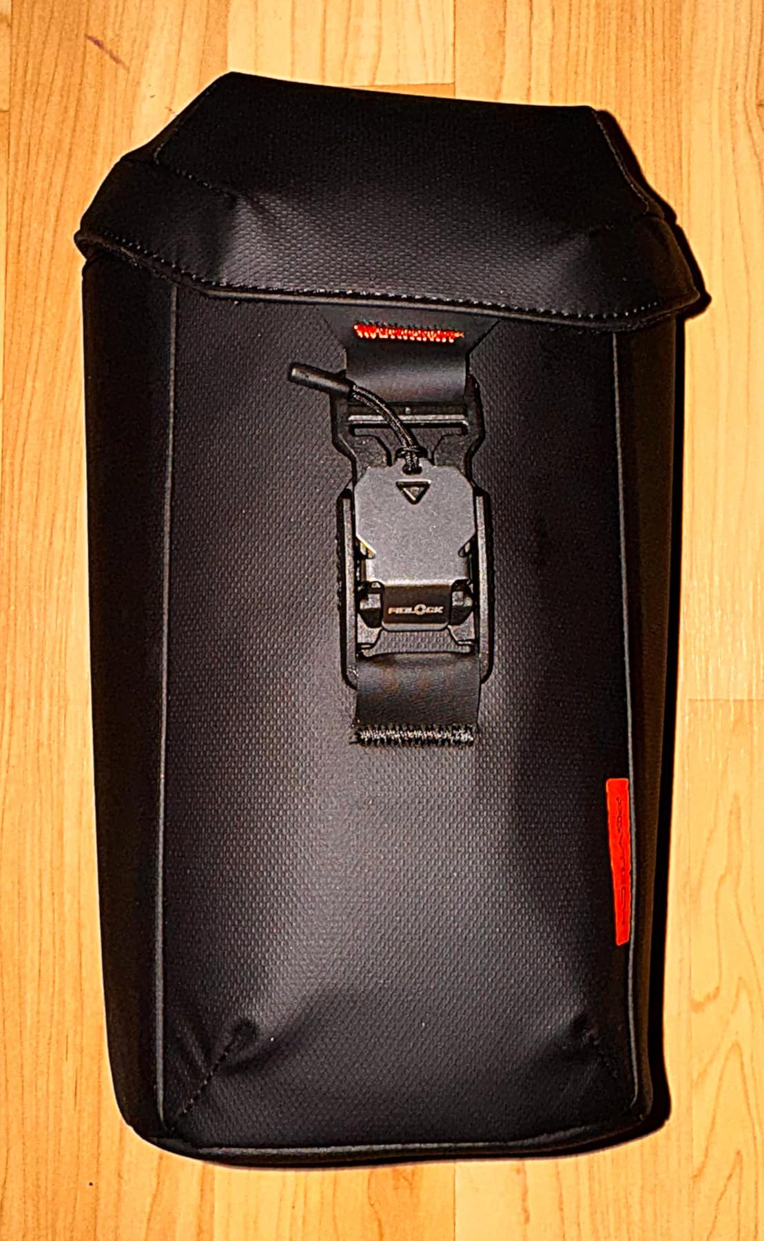 PGYTECH Camera Lens Case, Magnetic Buckle Camera Lens Bag, Water Resistant Protective Lens Pouch for DSLR Camera Lens, Thick Camera Lens Bag for Nikon, Tamron, Fuji, Canon Size M customer photo 2