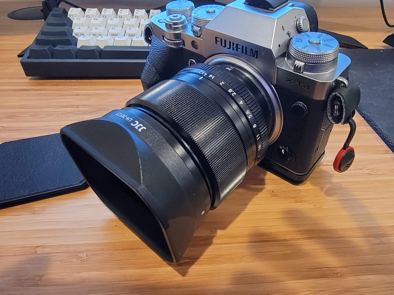 JJC ALC-SH115 Bayonet Reversible Lens Hood Shade for Sony E 55-210mm f/4.5-6.3 OSS SEL55210 Lens, Replaces Sony ALC-SH115 Lens Hood, Allows to Attach 49mm Filter & Sony Lens Cap, No Vignetting customer photo 2