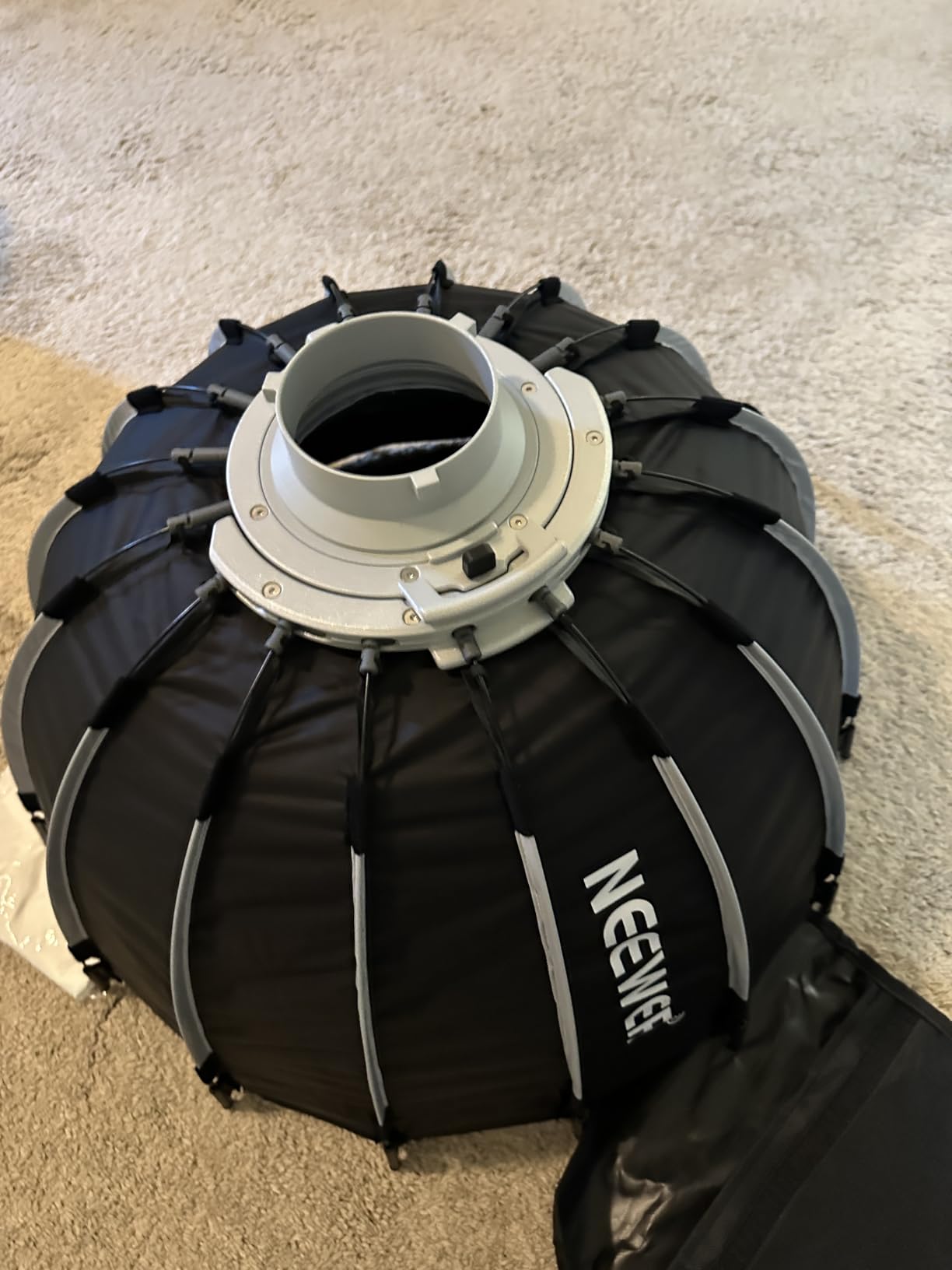 NEEWER Parabolic Softbox Kit, 47.2