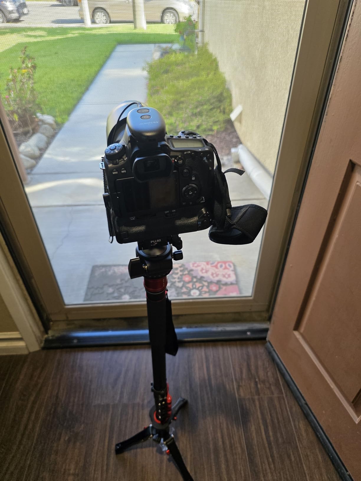 Upgraded Rechargeable Wireless Camera Remote Control Shutter Release for Canon EOS RP, R6 Mark II, Rebel T7, T6,T5, T3, SL2,5D Mark II,5D Mark III,5d Mark iv,6D Mark II, 7d Mark II customer photo 2