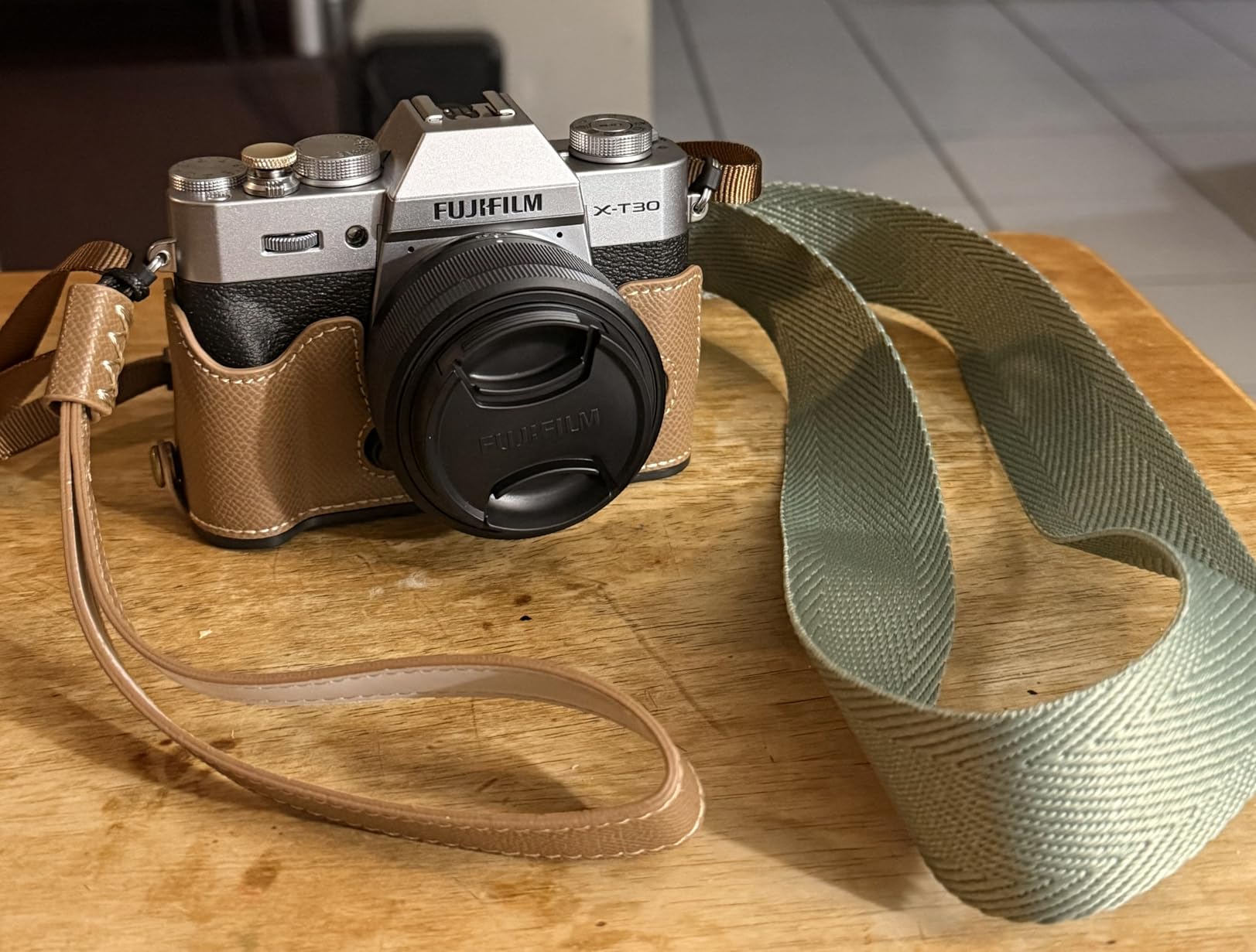 Padwa Lifestyle Black Camera Strap - Double Layer Crazy Horse Cowhide Head, 1.5