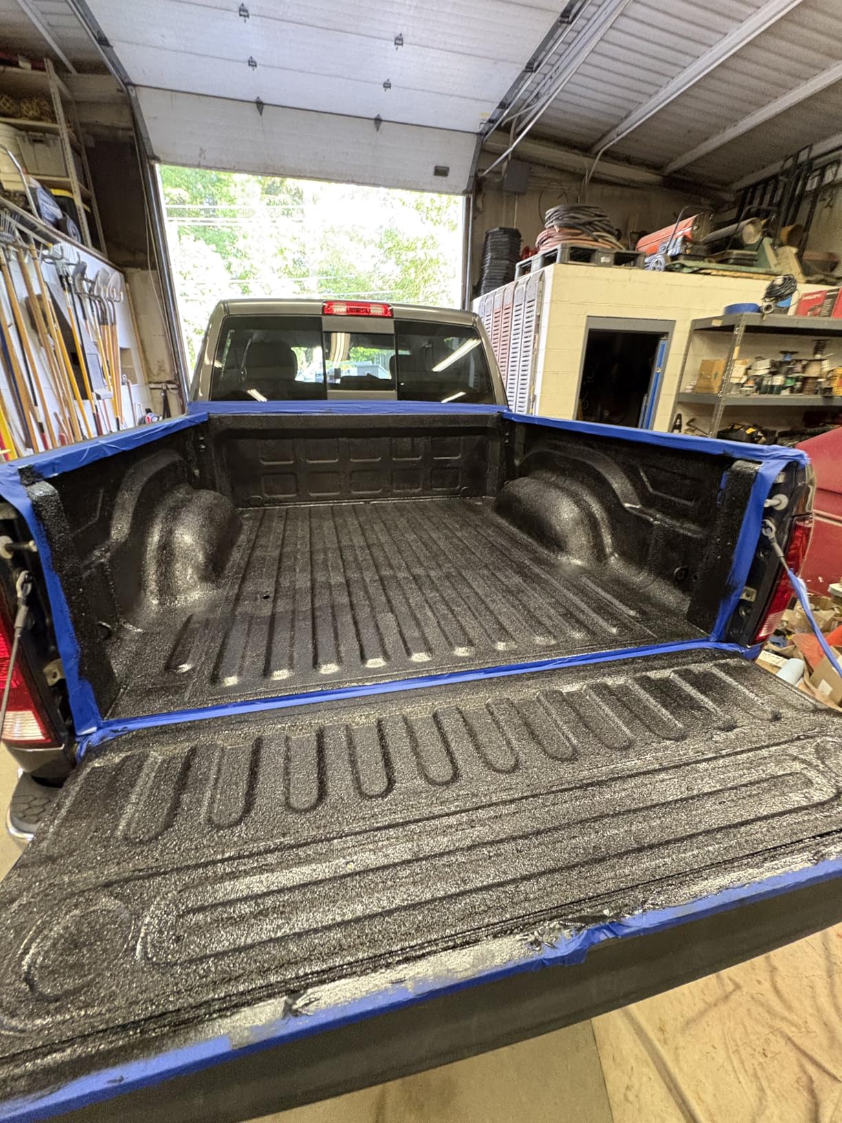 HERCULINER HCL1B8 Roll-on Bed Liner Kit, Black, 1 Gal. customer photo 1