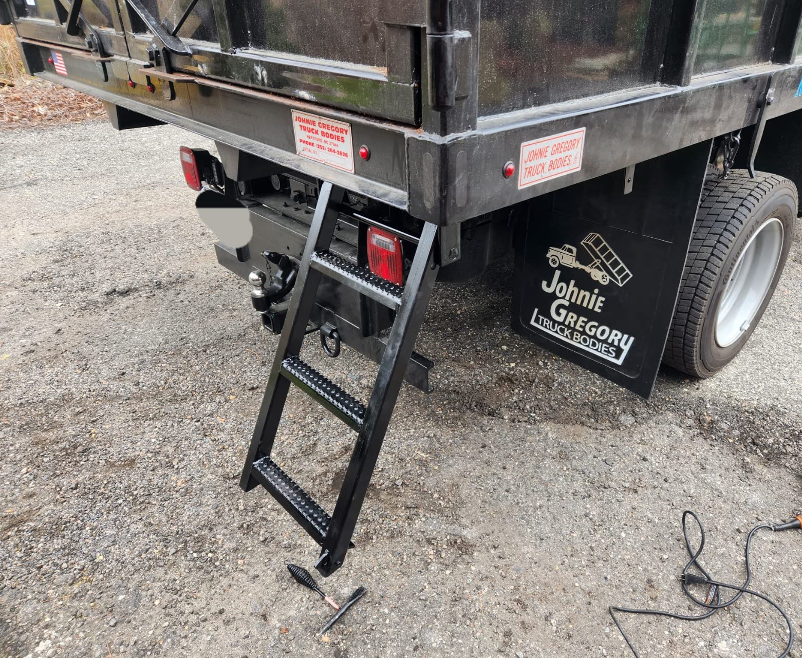 Buyers Products RS3 Black 3 Rung Retractable Truck Step, 17.38 x 35 Inch, Non Slip Treads, 14 Inch Bolt Center, L Shaped Bracket, Folds Away, 500 lb Capacity, Easy Install customer photo 1