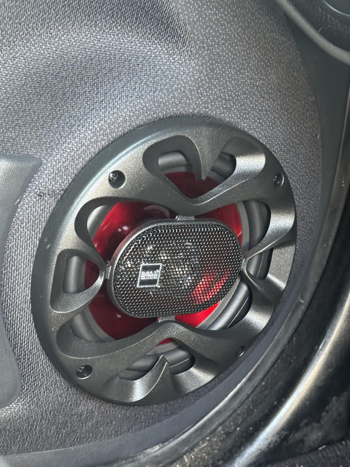 BOSS Audio Systems CH6530 Chaos Series 6.5 Inch Car Door Speakers - 300 Watts (Pair), 3 Way, Full Range, Tweeters, Coaxial, Sold in Pairs customer photo 1