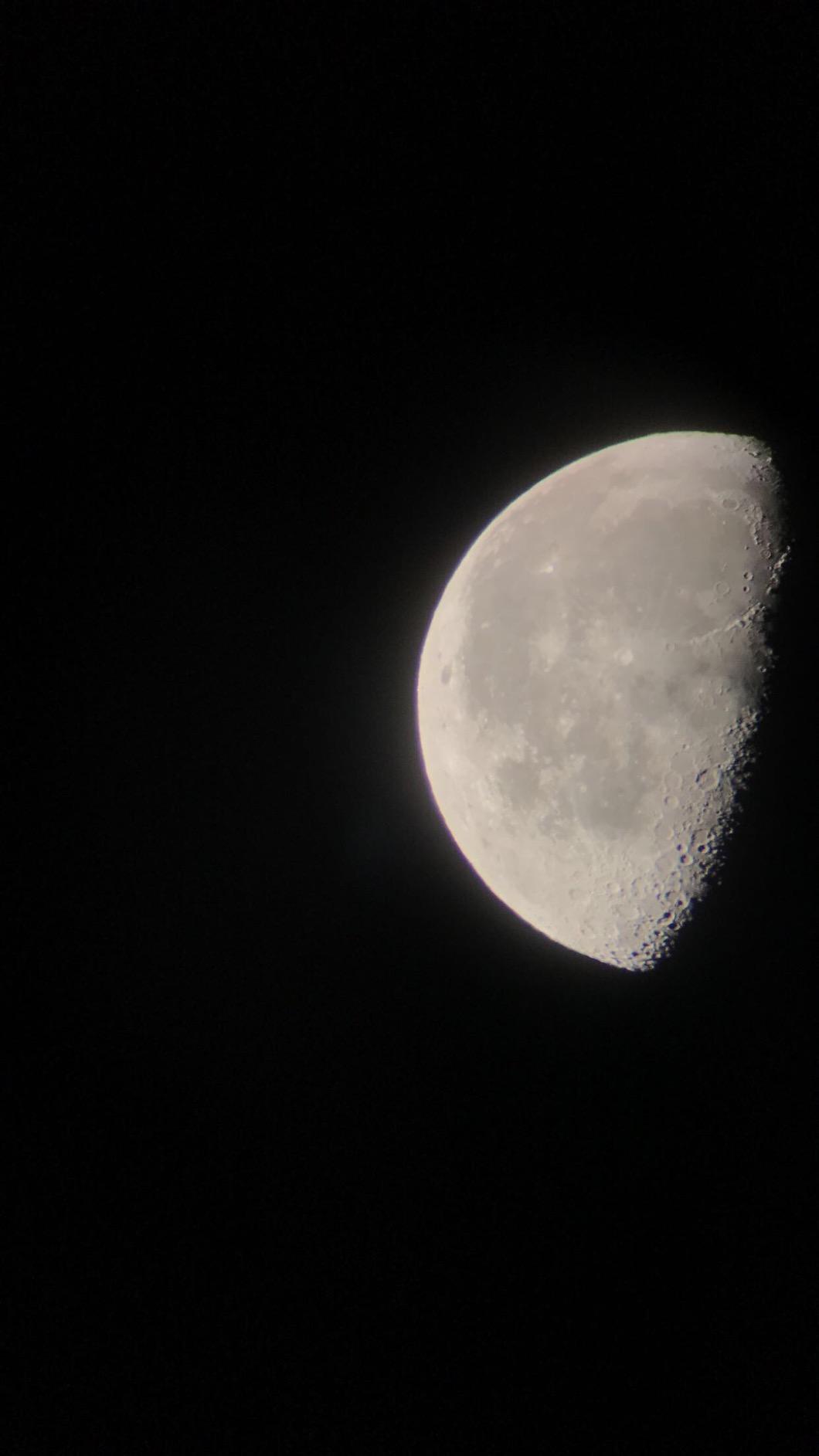 Celestron AstroMaster 90AZ Telescope - Refractor Telescope customer photo 2