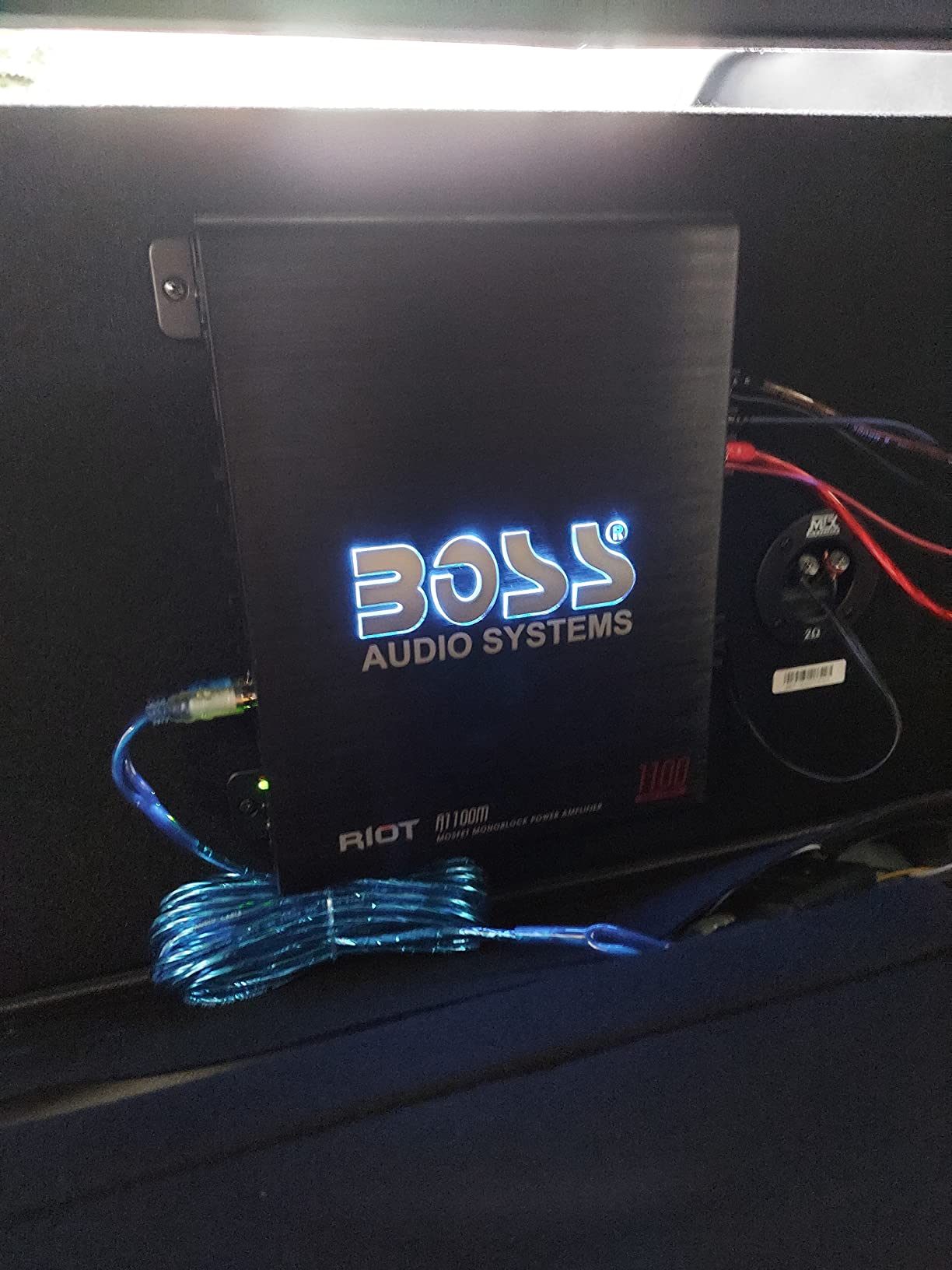 MTX Dual 12-Inch Subwoofers with Loaded Enclosure, 1200W Max Power, Terminator customer photo 2