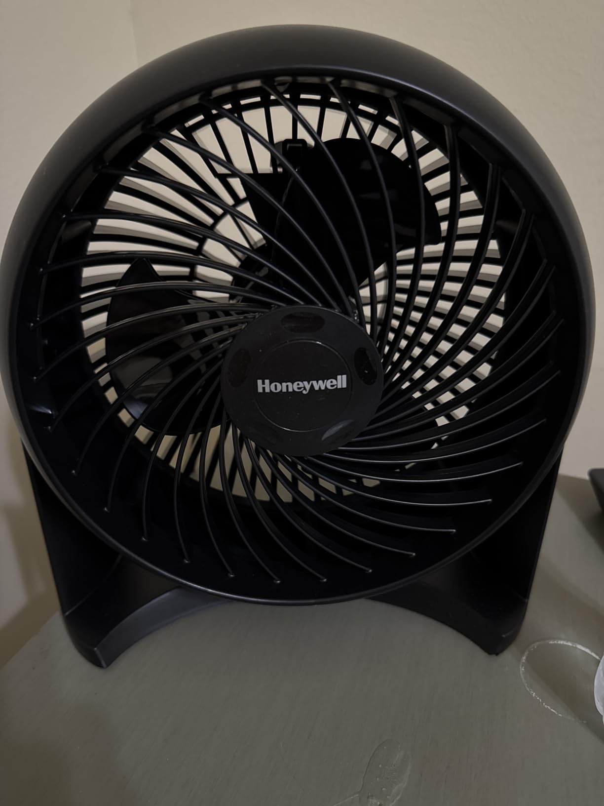 Honeywell TurboForce Air Circulator, Small Tabletop Fan, Quiet Personal Fan for Home or Office, 3 Speeds, 90 Degree Pivoting Head, Black, HT900 customer photo 2