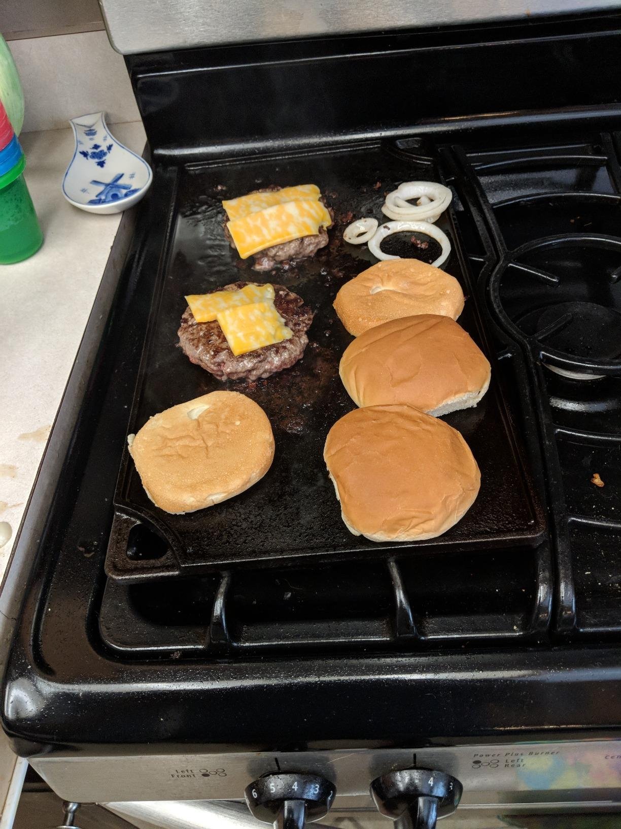 Lodge Reversible Cast Iron Grill/Griddle Pan 16.75 x 9.5 - Pre-Seasoned Double Burner customer photo 1