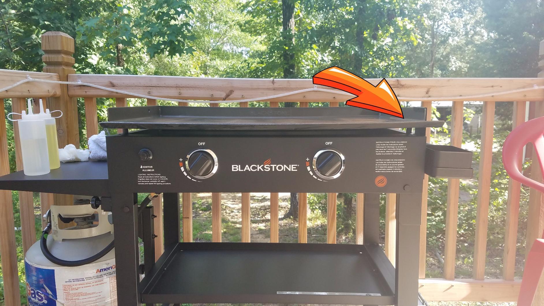 Blackstone Flat Top Gas Grill Griddle 2 Burner Propane Fuelled 28 inch customer photo 1