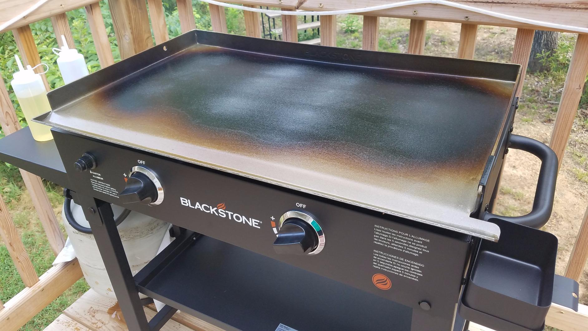 Blackstone Flat Top Gas Grill Griddle 2 Burner Propane Fuelled 28 inch customer photo 2