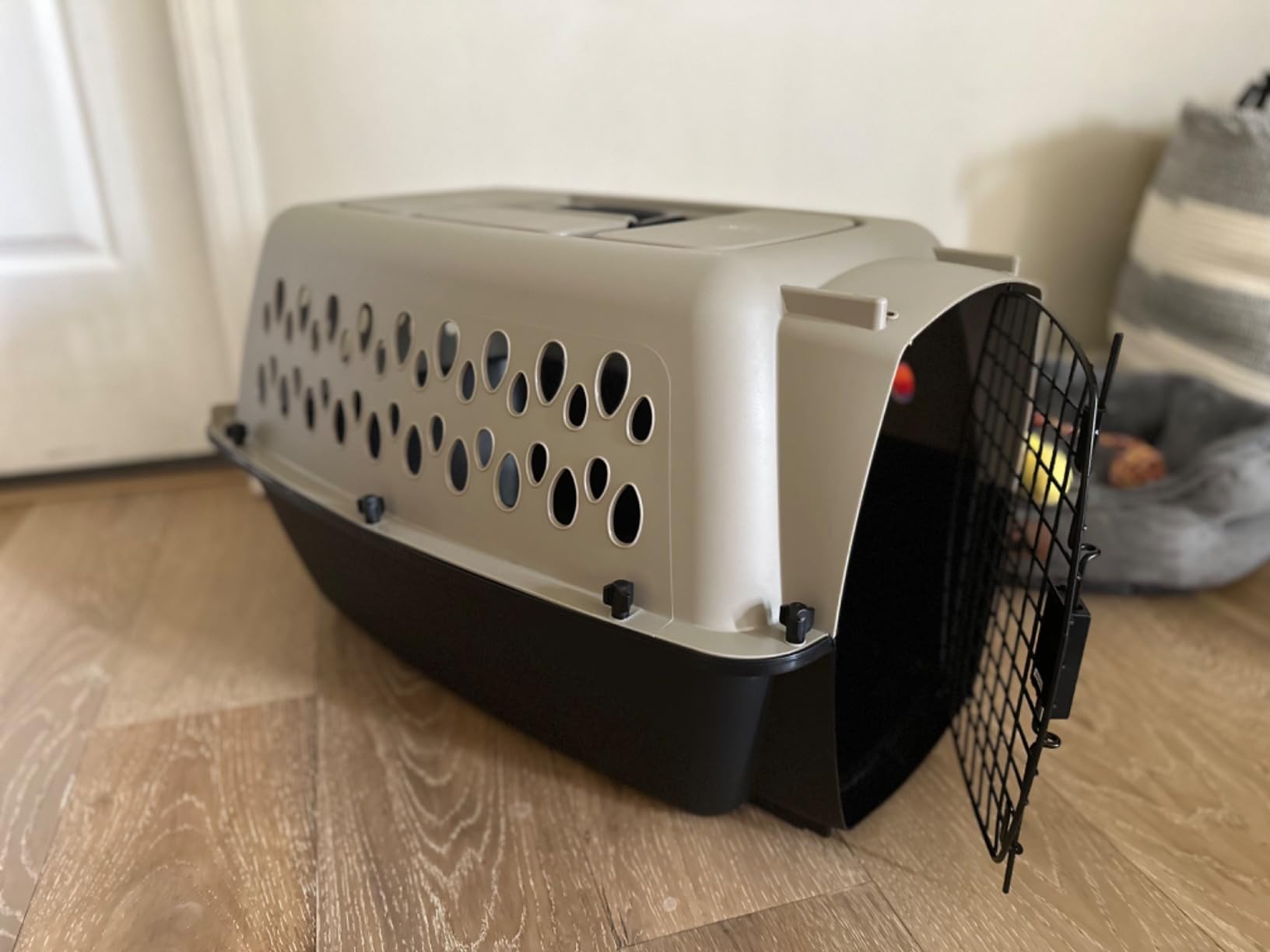 Petmate Vari Dog Kennel - Portable Dog Carriers & Crates for Large Dogs, Airline-Friendly, Durable Plastic, Pet Carrier For Home and Travel, 40 Inches, Taupe and Black customer photo 2