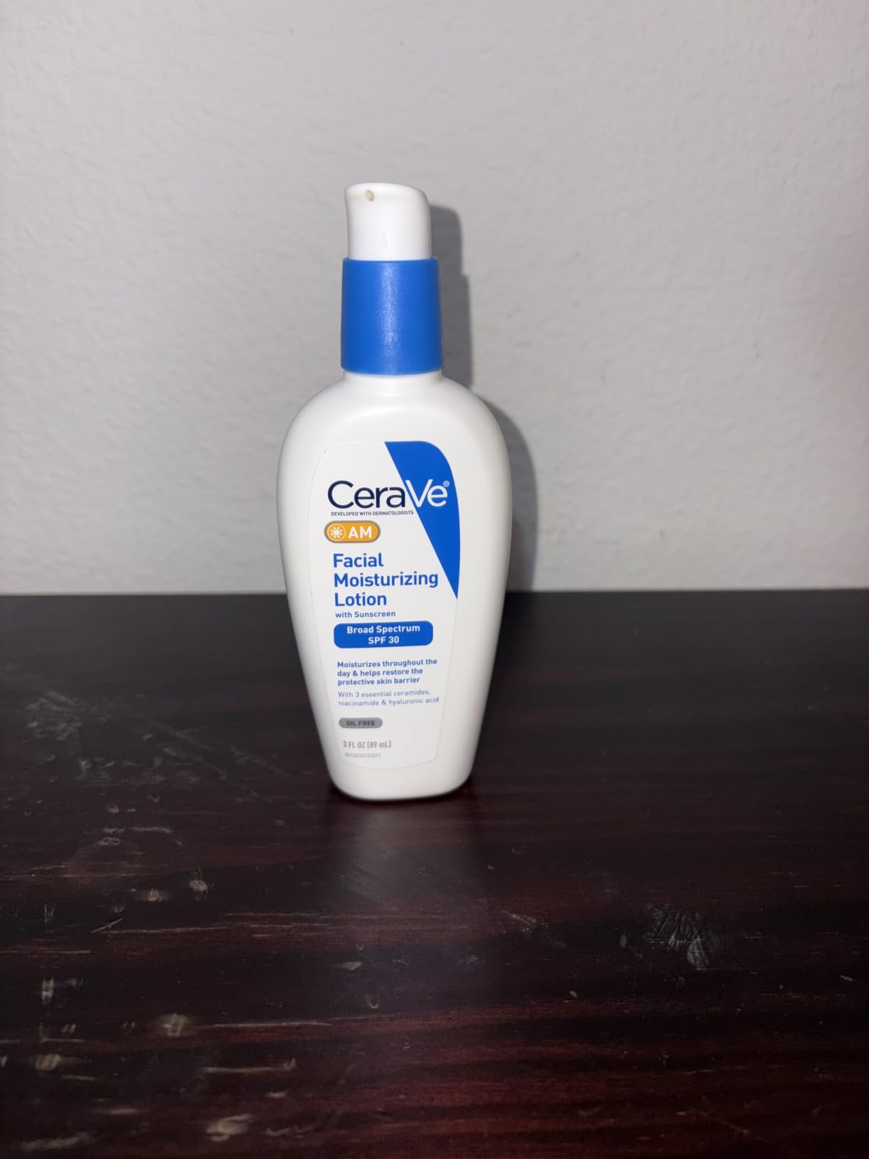 AM Facial Moisturizing Lotion with SPF 30, Oil-Free Face Moisturizer with SPF, Formulated with Hyaluronic Acid, Niacinamide & Ceramides, Non-Comedogenic, Broad Spectrum Sunscreen, 3 Ounce customer photo 2
