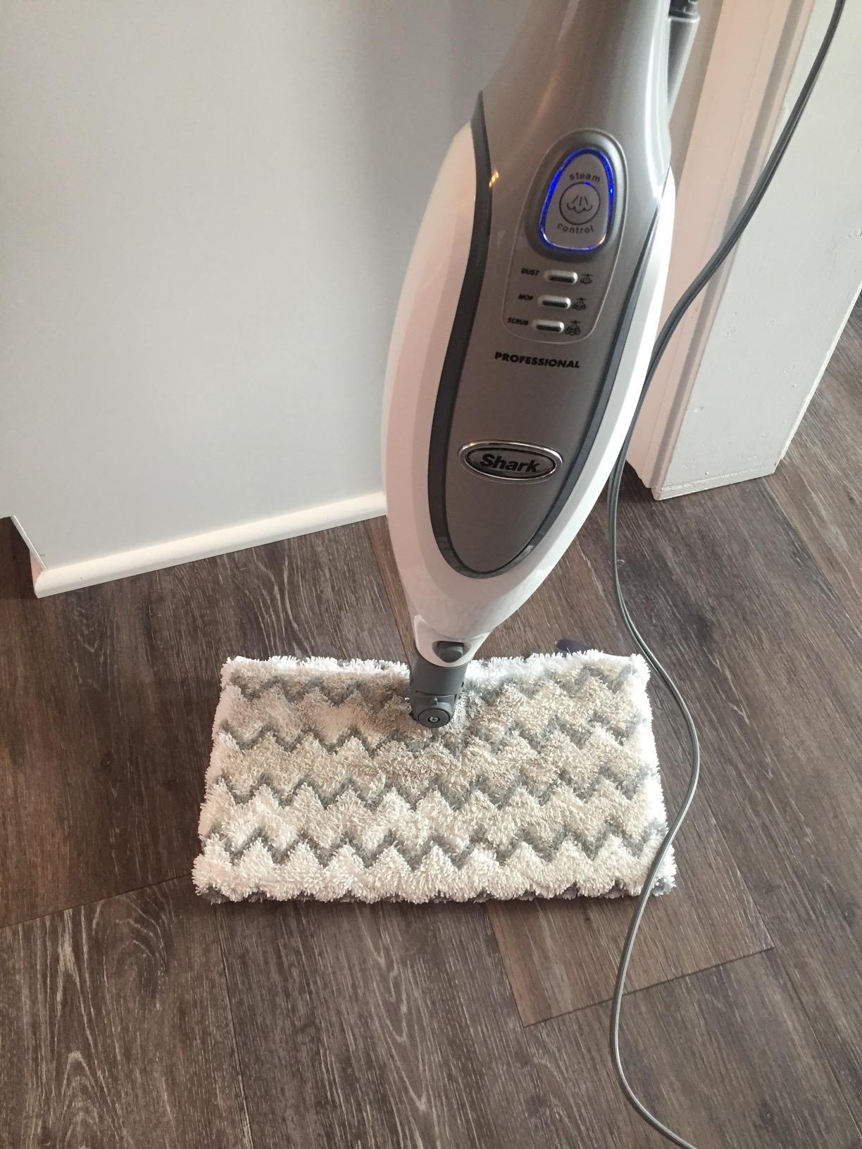 Shark Professional Steam Pocket Mop with Swivel Steering, 2 Washable Double-sided Pads, Steam Sanitization, Lightweight, Steam Cleaner for Sealed Hard Floors, Marble, Stone & Laminate, Grey, S3601 customer photo 2