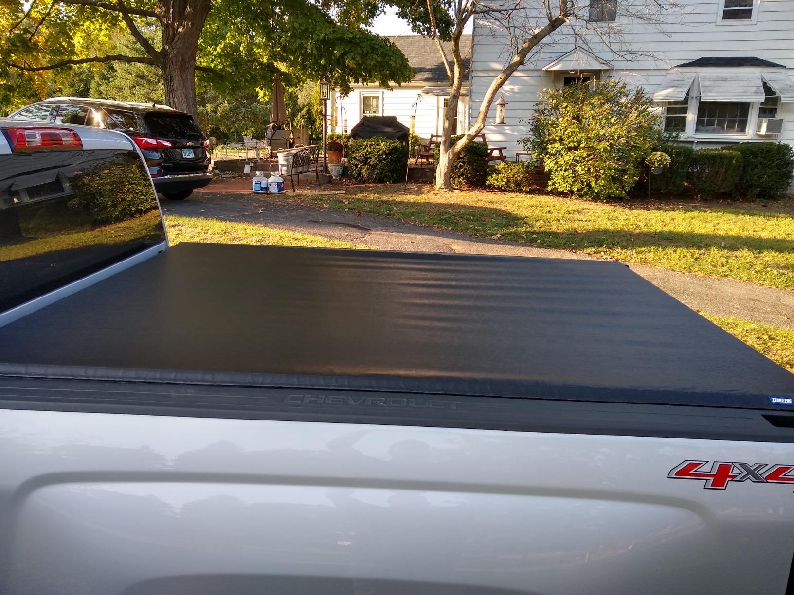 Tonno Pro Lo Roll, Soft Roll-up Truck Bed Tonneau Cover | LR-1045 | Fits 2014-2018, 19 Ltd/Lgcy Chevy/GMC Silverado/Sierra 1500/2500/3500 6' 7