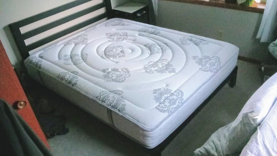 Classic Brands Mercer Cool Gel Memory Foam and Innerspring Hybrid 12-Inch Pillow Top Mattress, Mattress in a Box, Queen customer photo 1