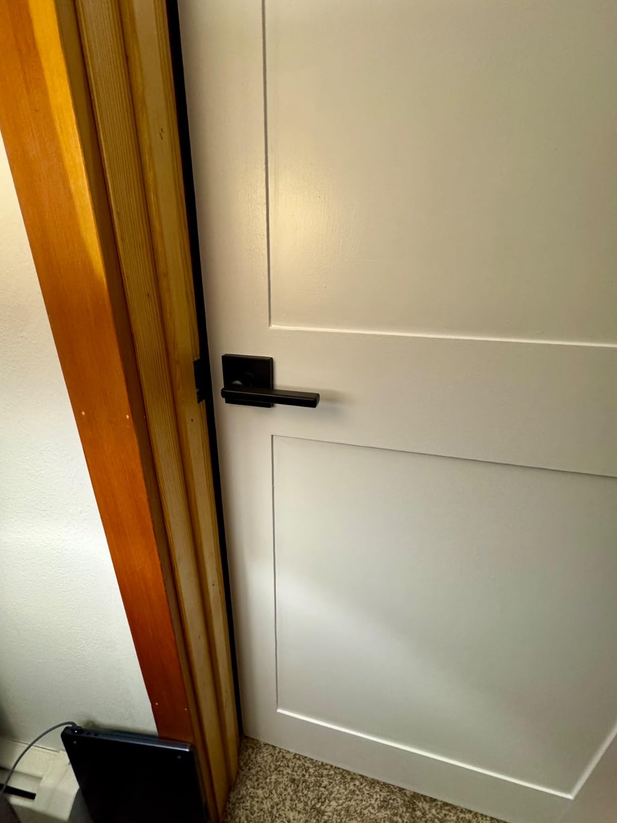 Schlage FE285 CEN 622 LAT CEN Century Front Entry Handleset with Latitude Lever, Lower Half Grip, Matte Black customer photo 2