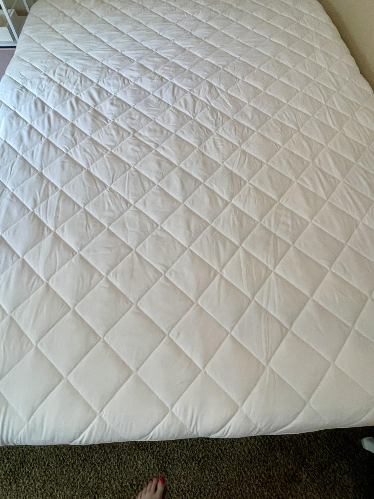 Quilted Fitted Mattress Pad, Queen Mattress Protector Topper with Deep Pocket Stretches up to 16 Inches, Machine Washable Mattress Cover by Utopia Bedding (White) customer photo 1