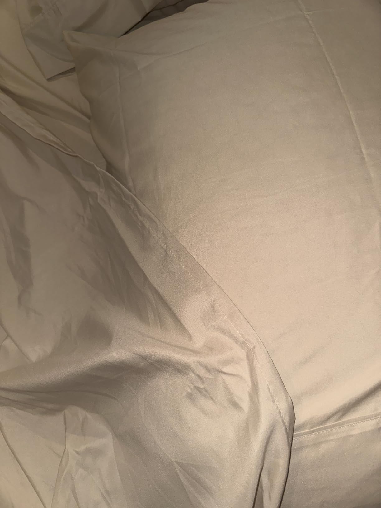 Amazon Basics Lightweight Super Soft Comfortable Breathable Wrinkle Resistant Brushed Microfiber 4-Piece Bed Sheet Set with 14-Inch Deep Pockets, Queen, Dark Gray customer photo 2